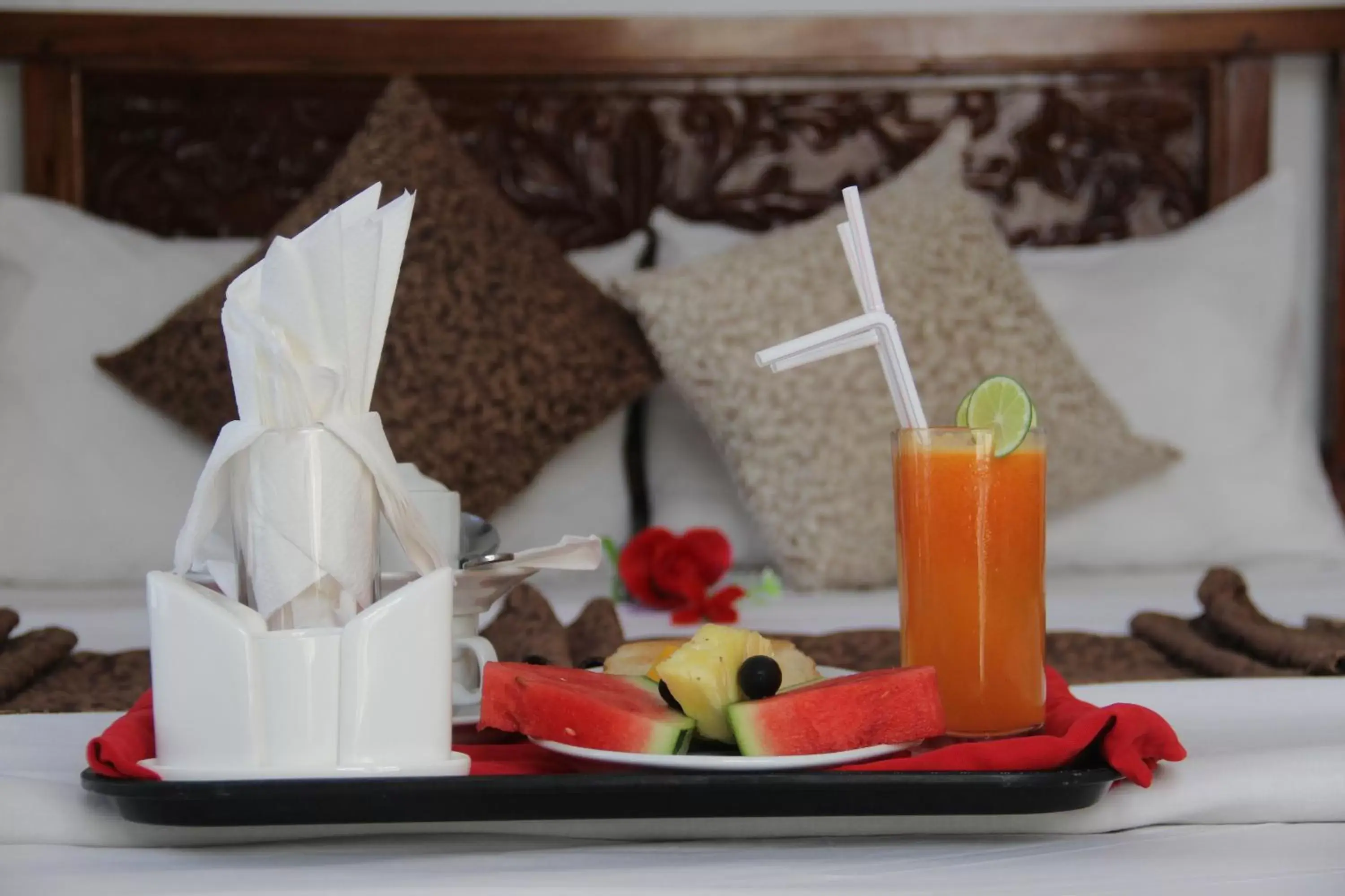 Bed, Food in Al-Minar Hotel