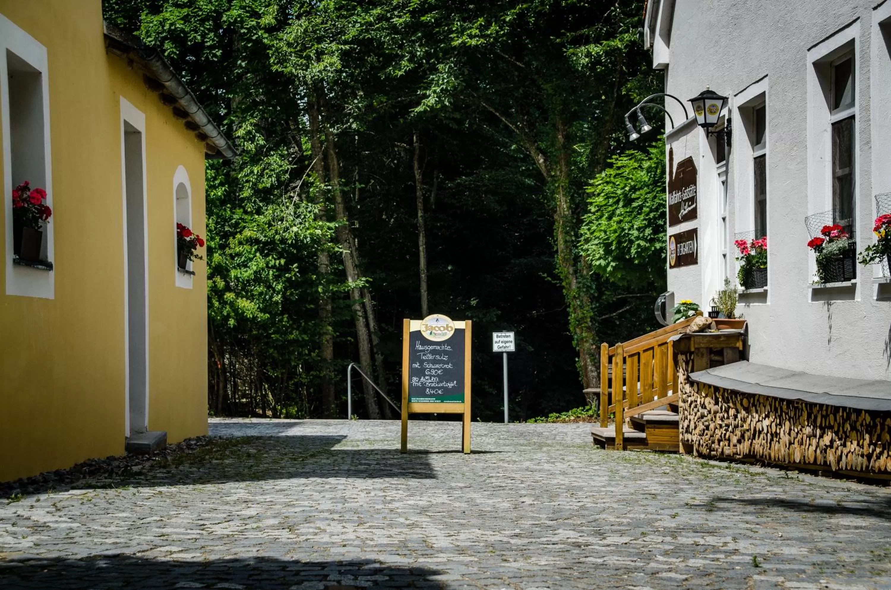 Facade/entrance in Wallfahrts-Gaststätte Heilbrünnl