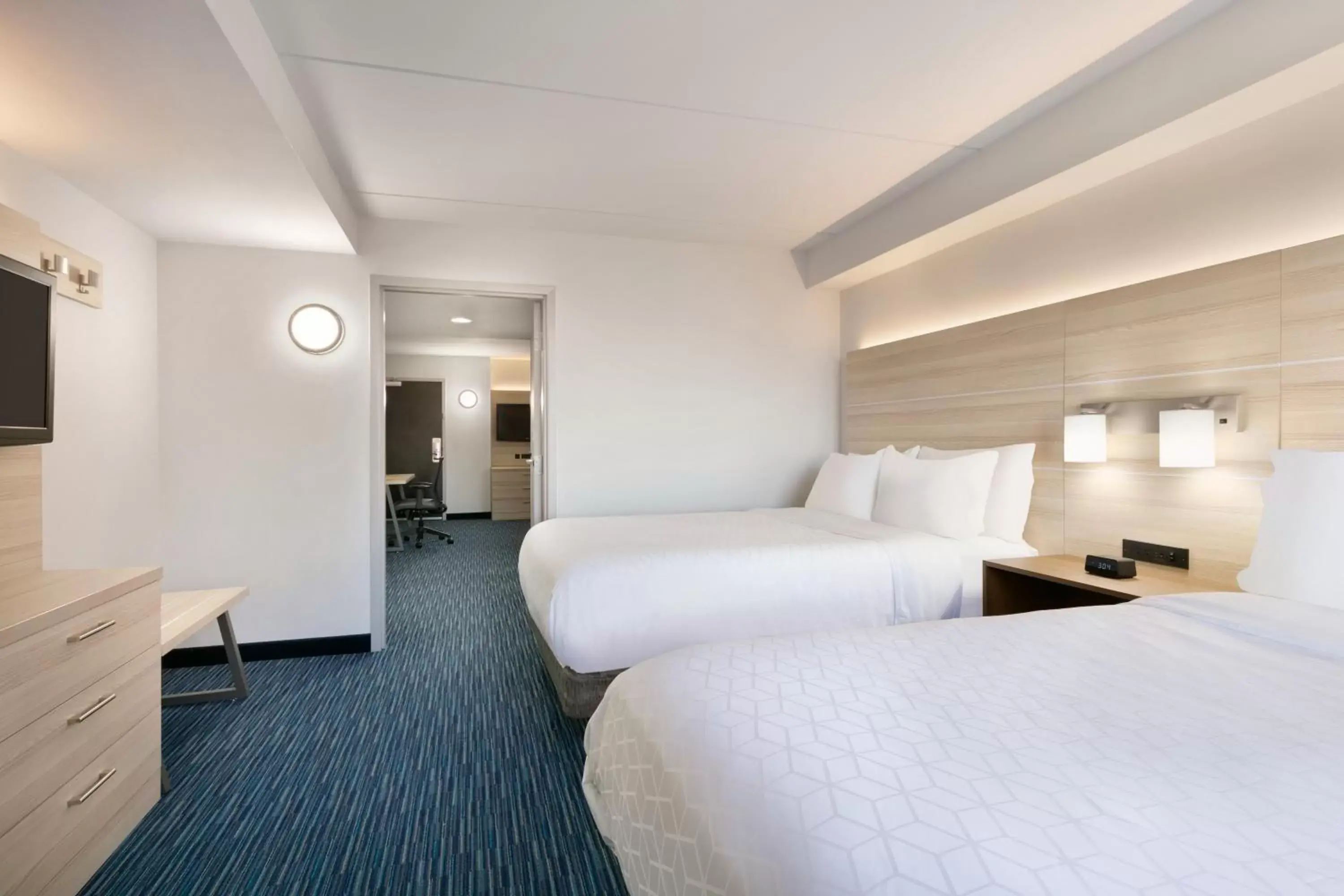 Photo of the whole room, Bed in Holiday Inn Express Hotel & Suites Norfolk Airport, an IHG Hotel