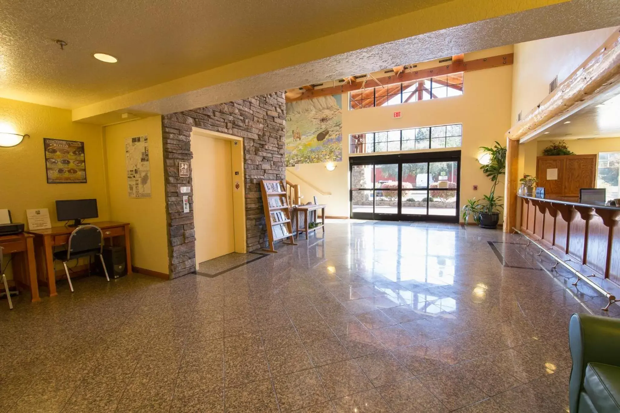 Lobby or reception in Murphys Suites Lobby or reception in Murphys Suites