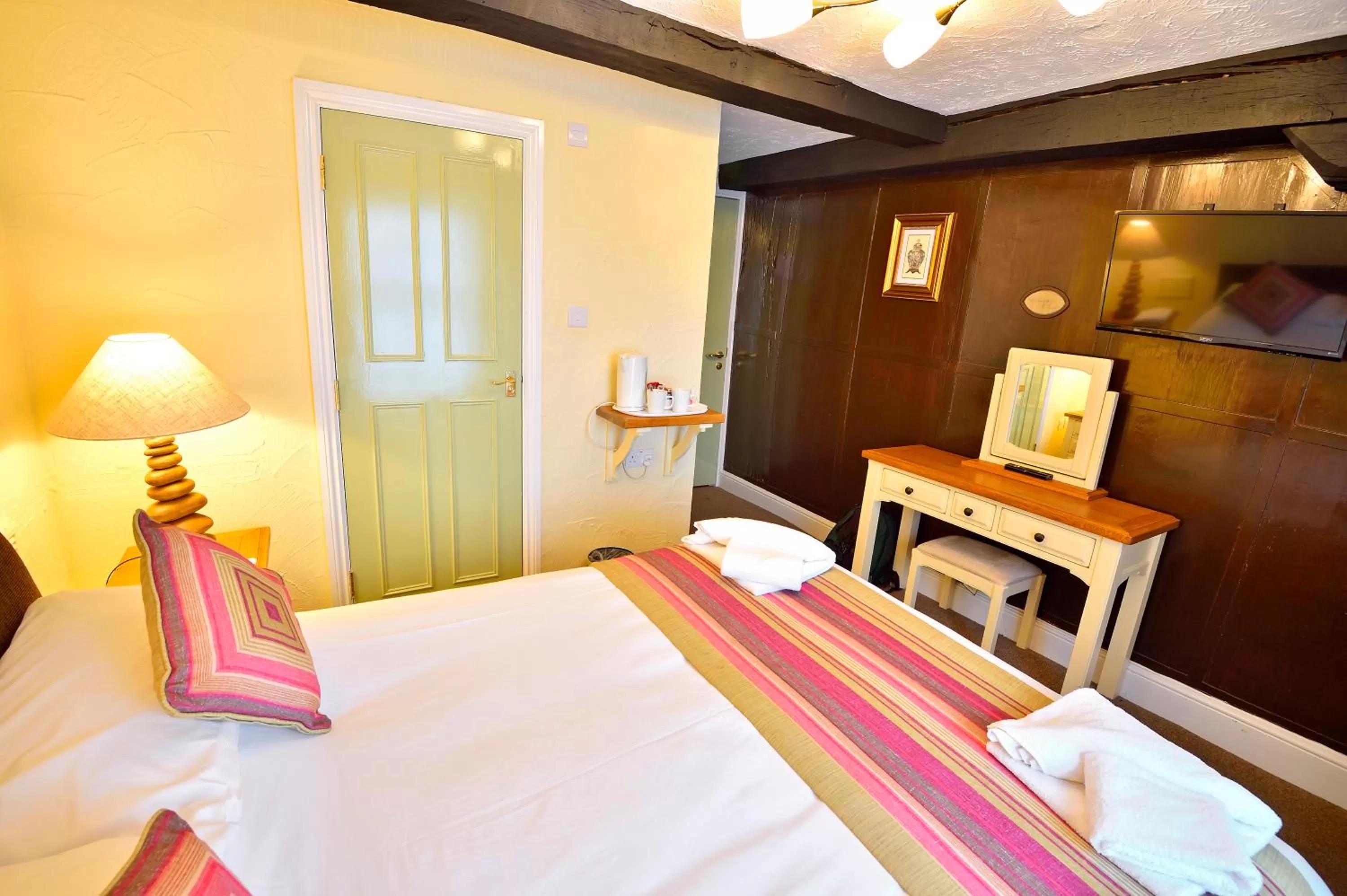 Bed in The Talbot Hotel