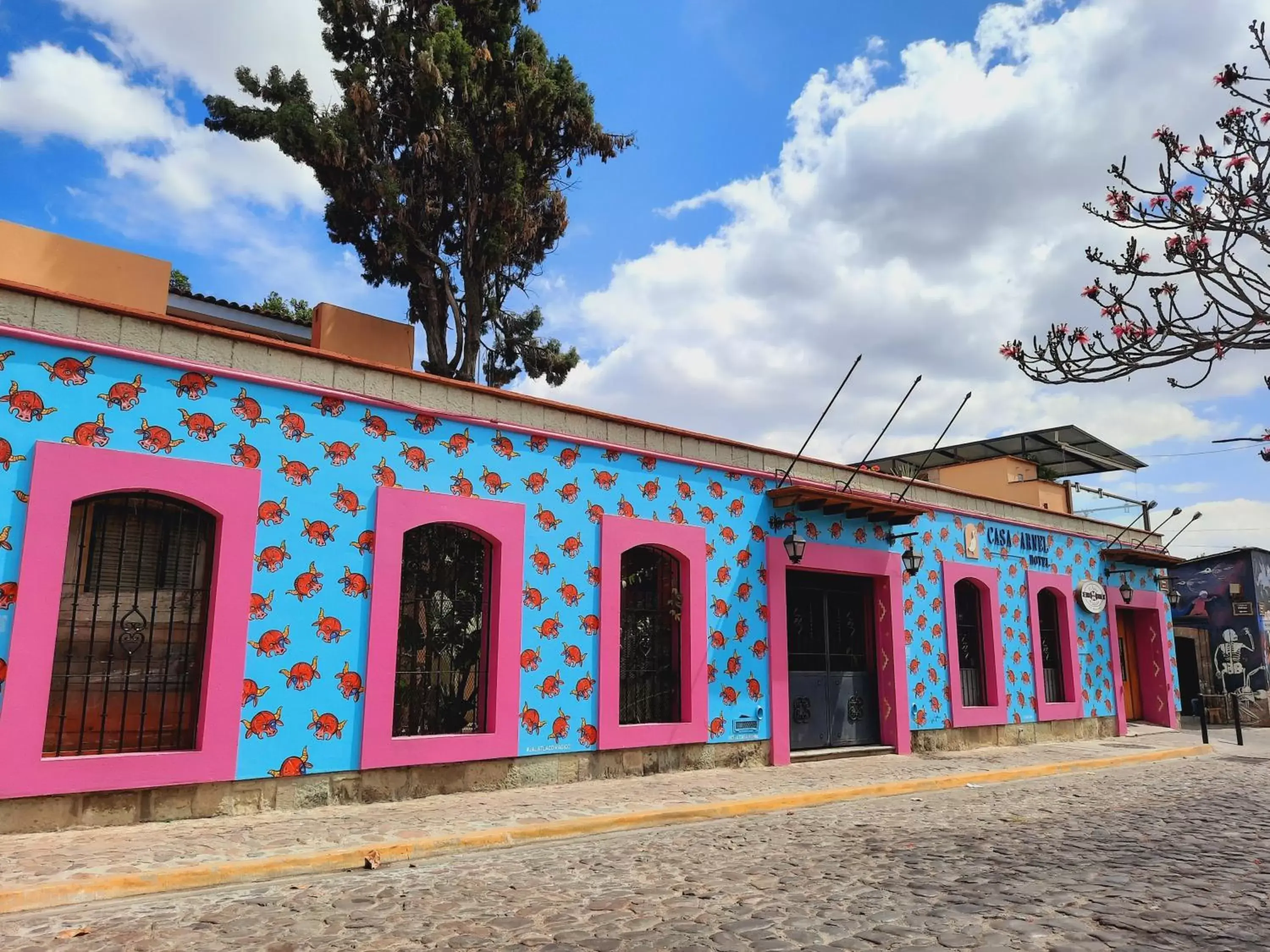 Property Building in Hotel Casa Arnel