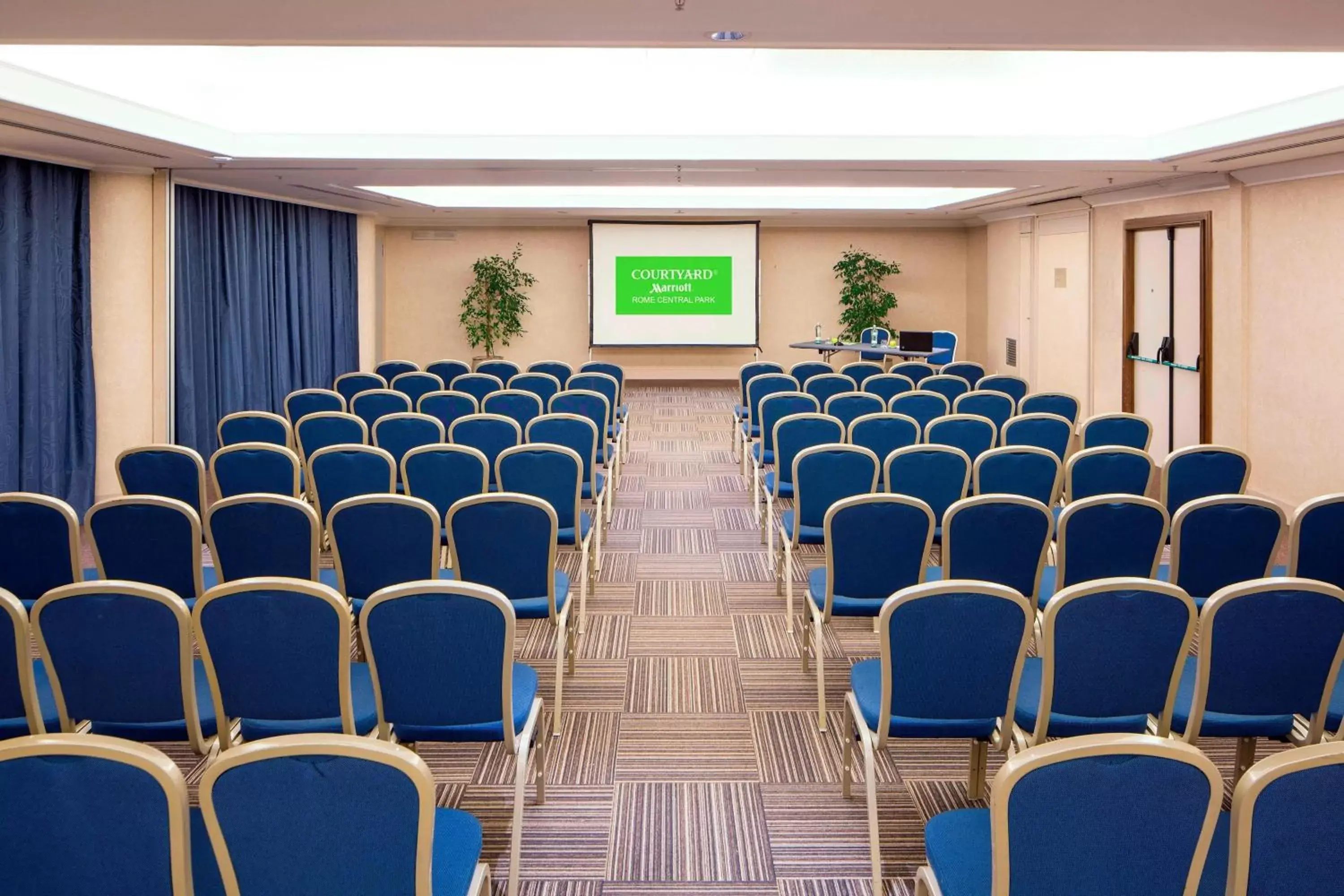 Meeting/conference room in Courtyard by Marriott Rome Central Park