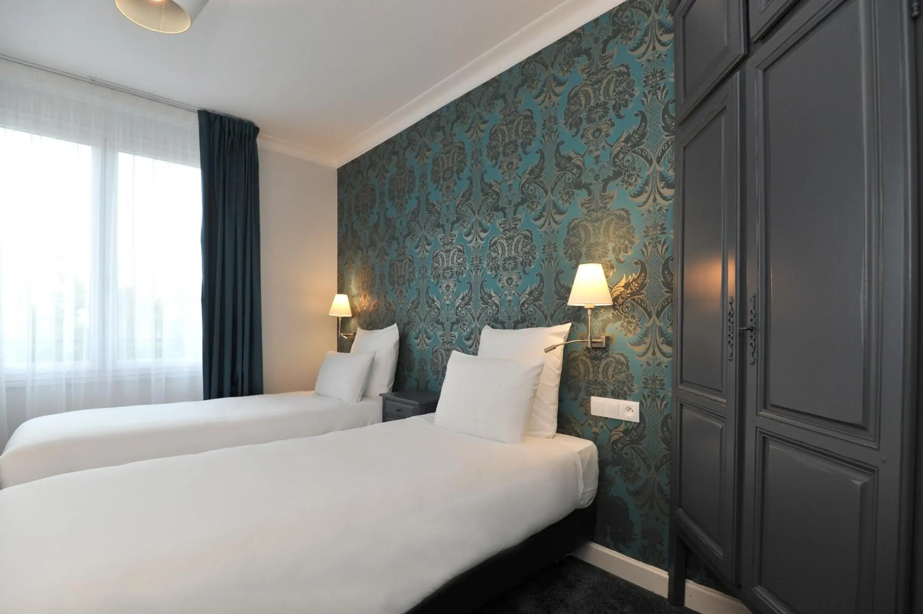 Bed, Room Photo in Mercure Paris Saint Cloud Hippodrome