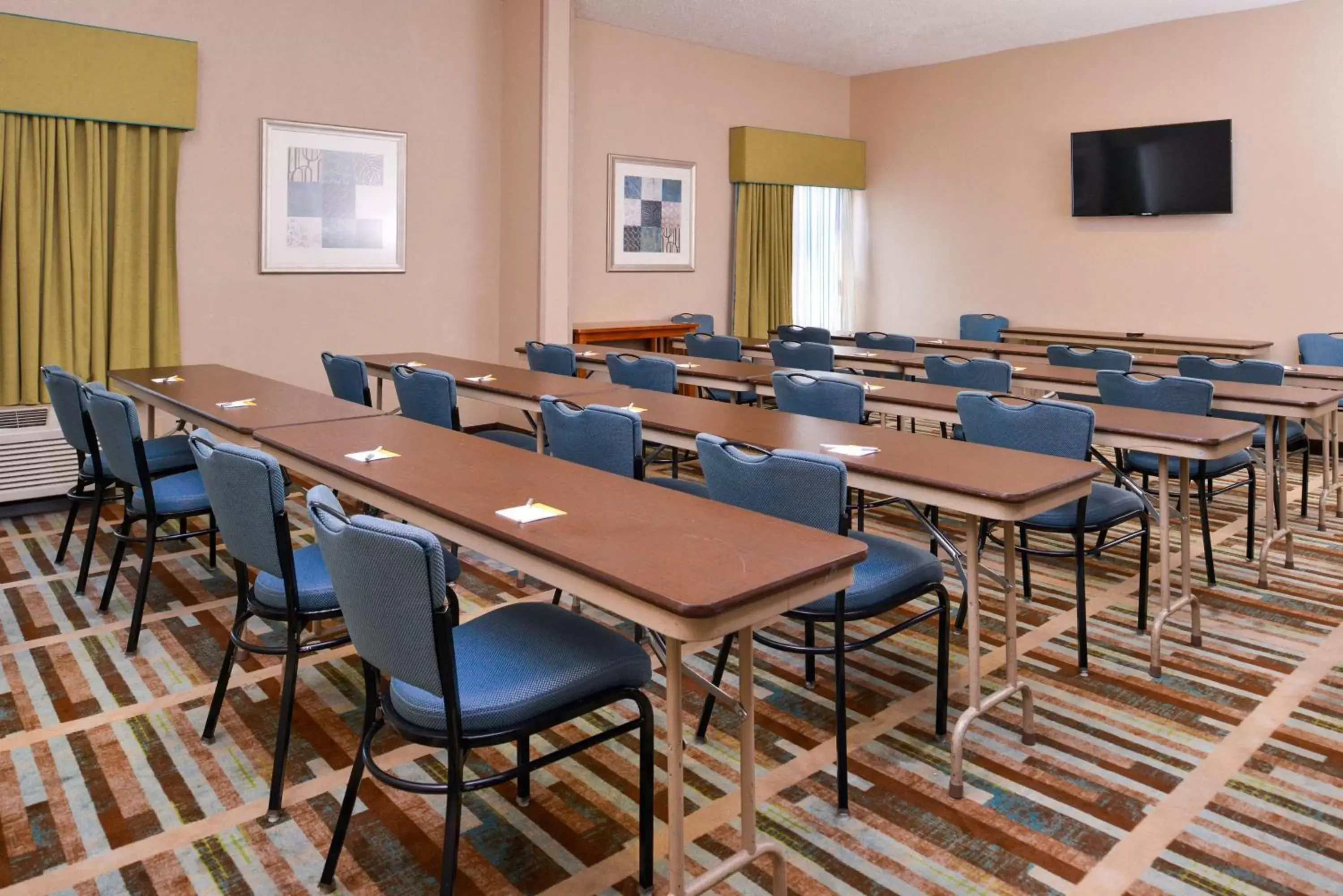 Meeting/conference room in Hampton Inn by Hilton Decatur