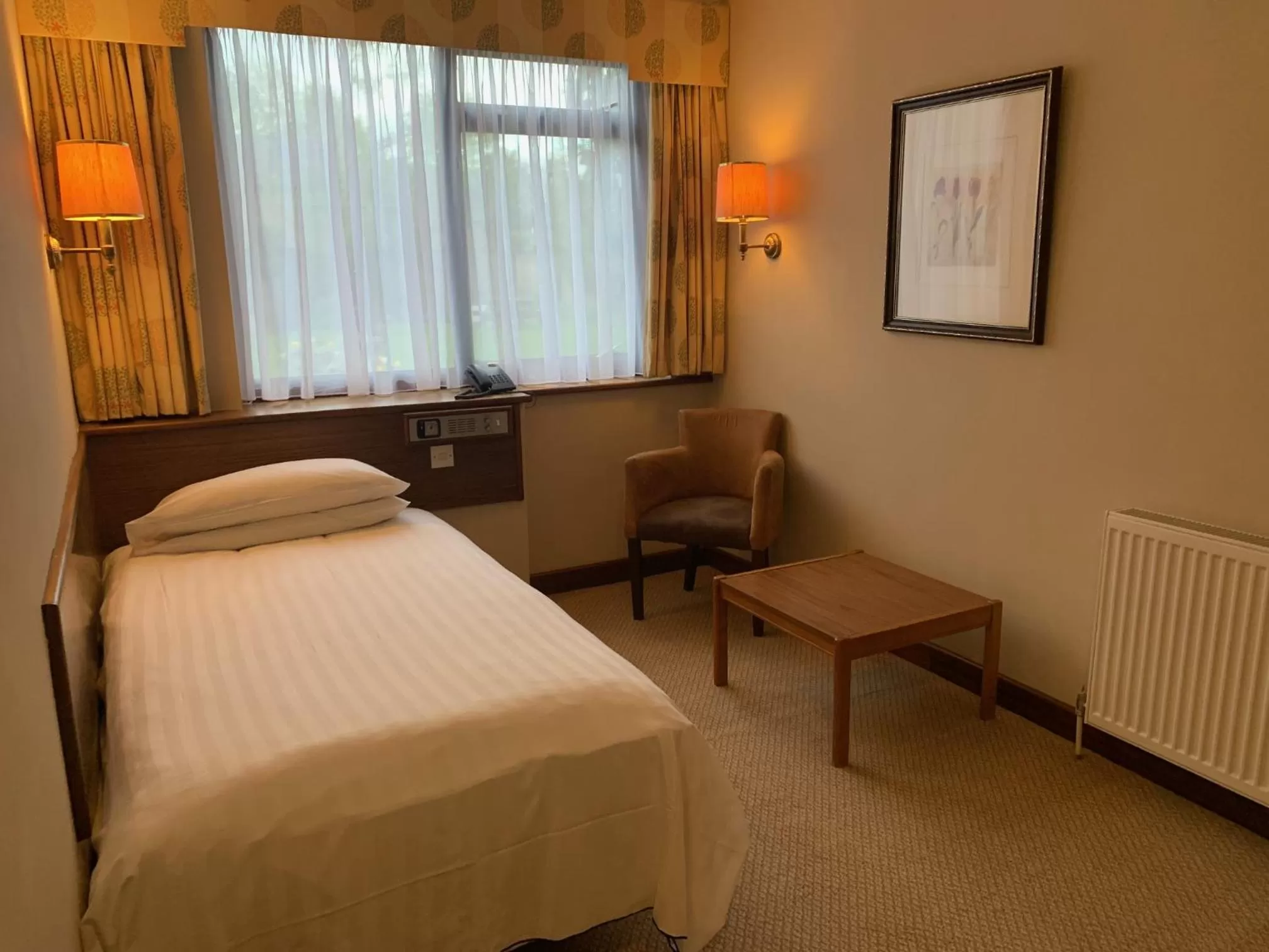 Bed in Littlebury Hotel