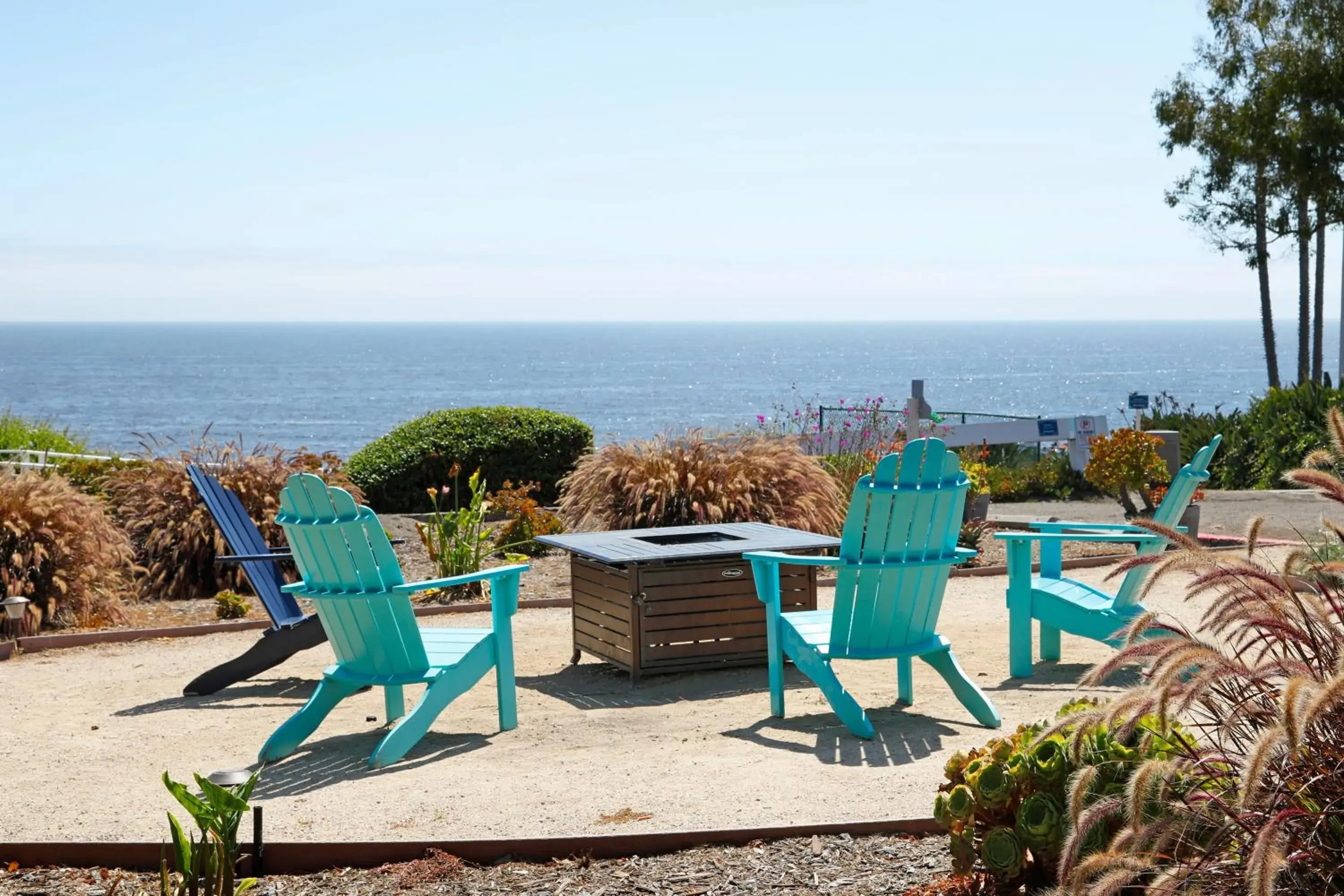 Balcony/Terrace in Tides Oceanview Inn and Cottages