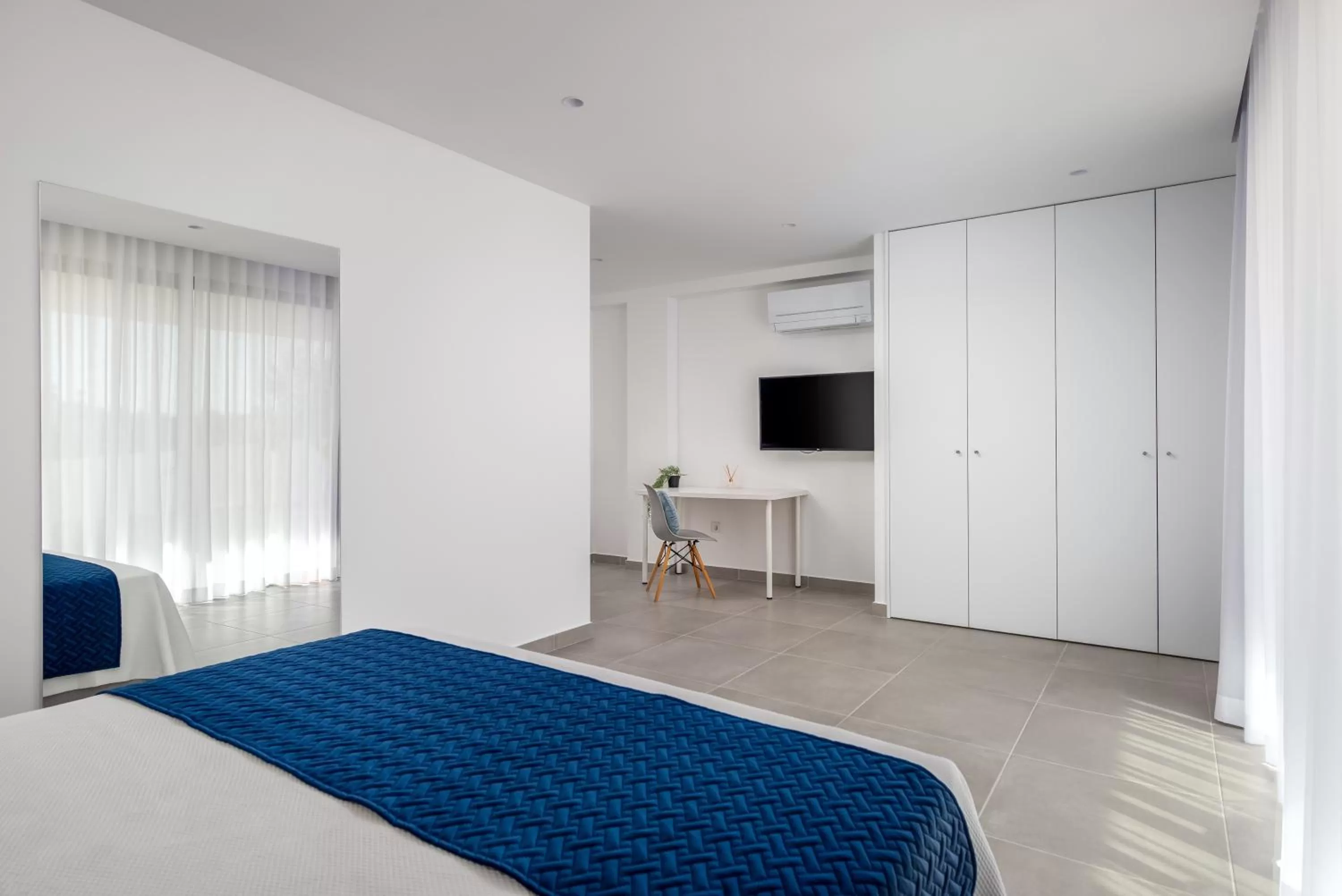 TV/Entertainment Center in Vila Luna B&B