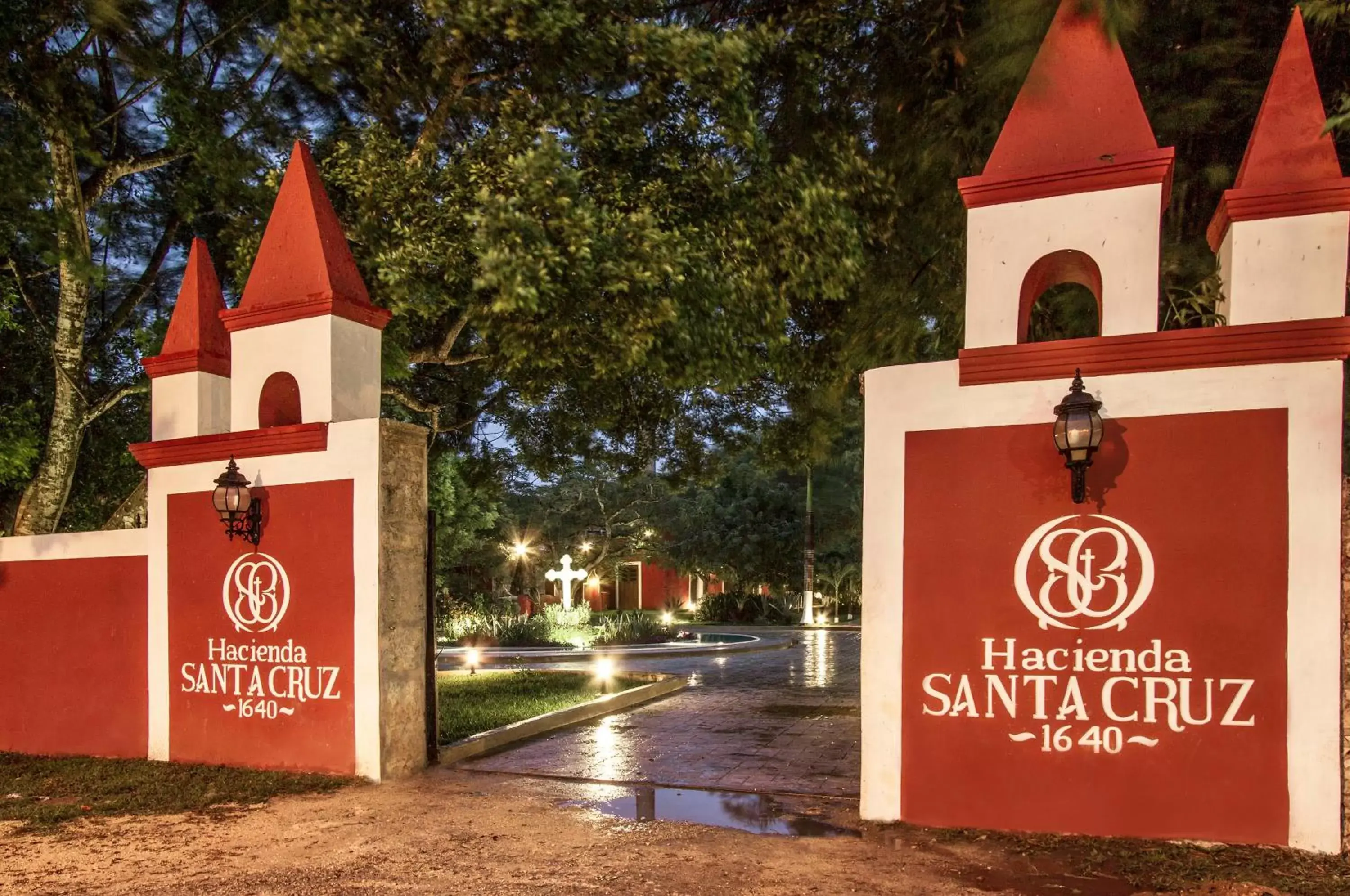 Facade/entrance in Hacienda Santa Cruz Merida