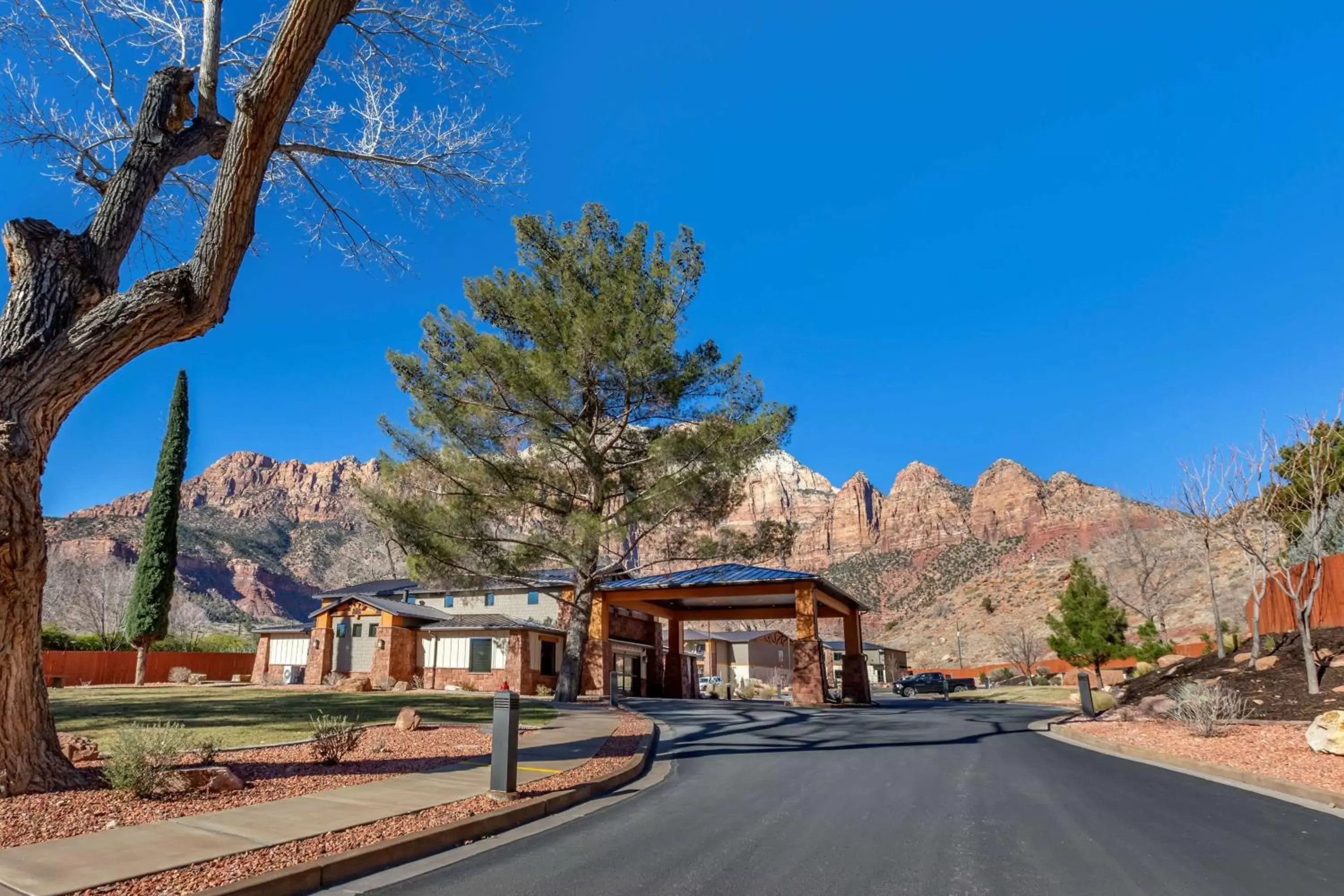 Property Building in Best Western Plus Zion Canyon Inn & Suites