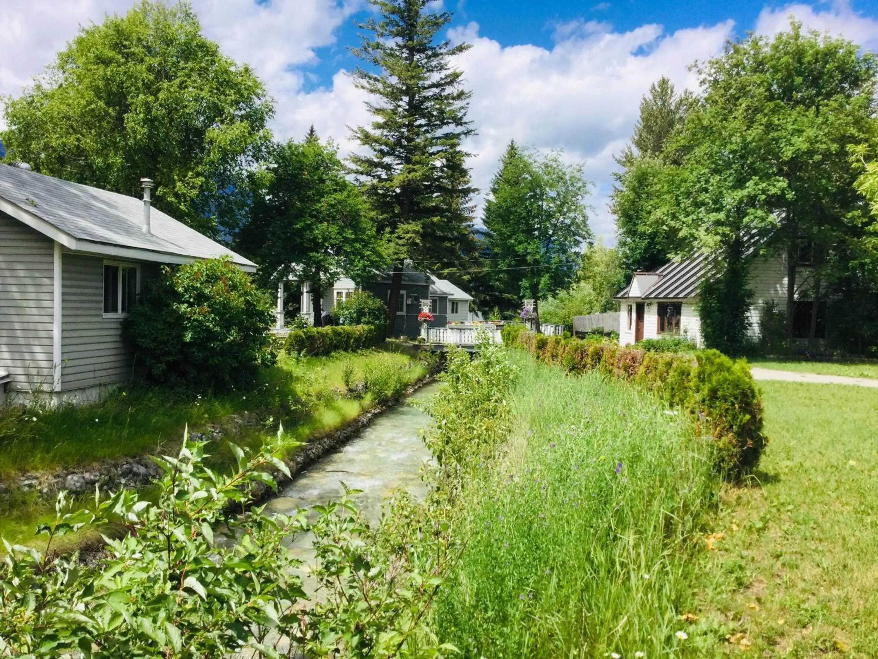 Garden in Brookside Motel