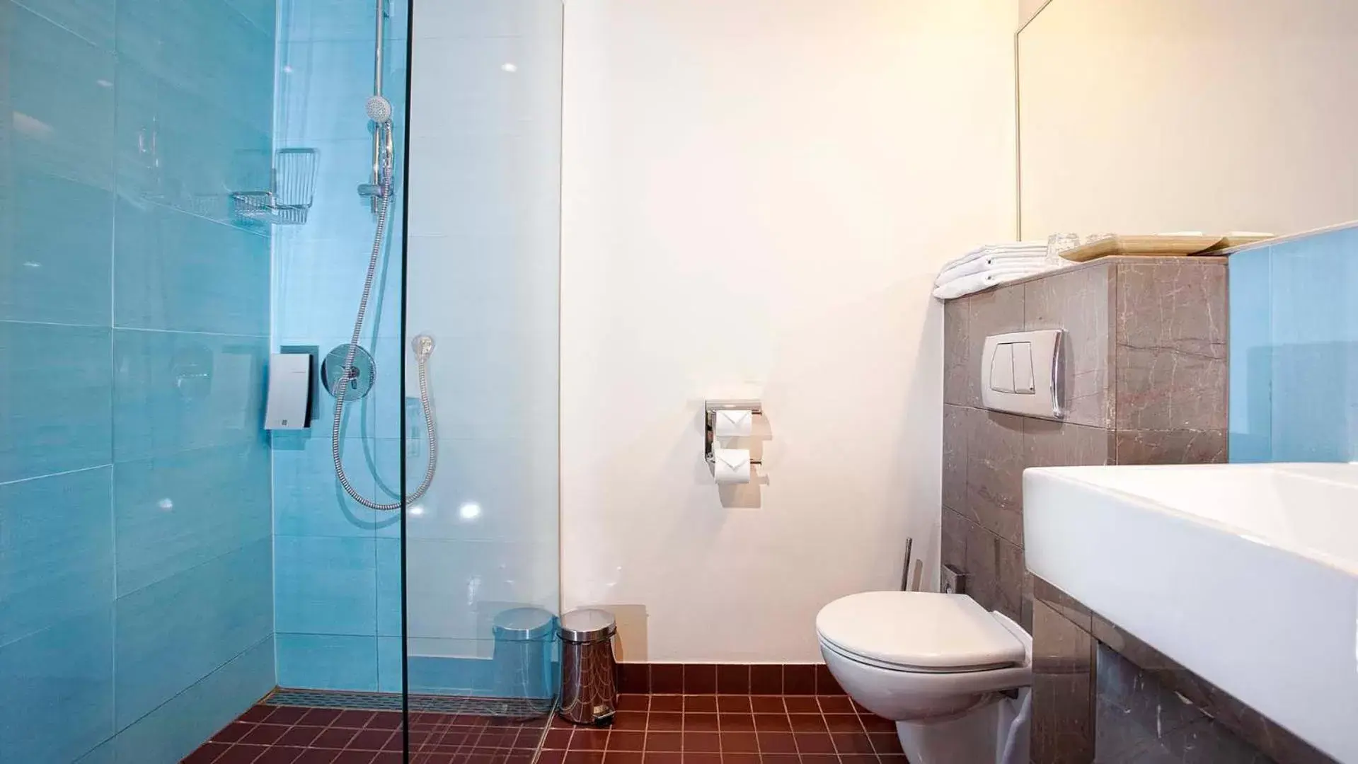 Shower, Bathroom in Hestia Hotel Europa