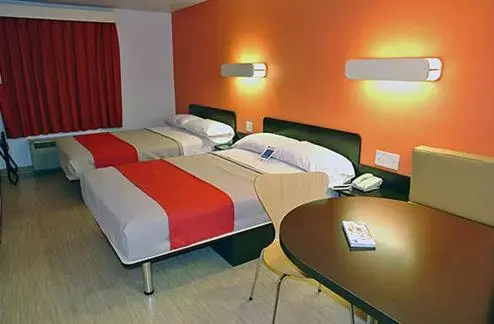 Bedroom, Bed in Motel 6-Harlingen, TX