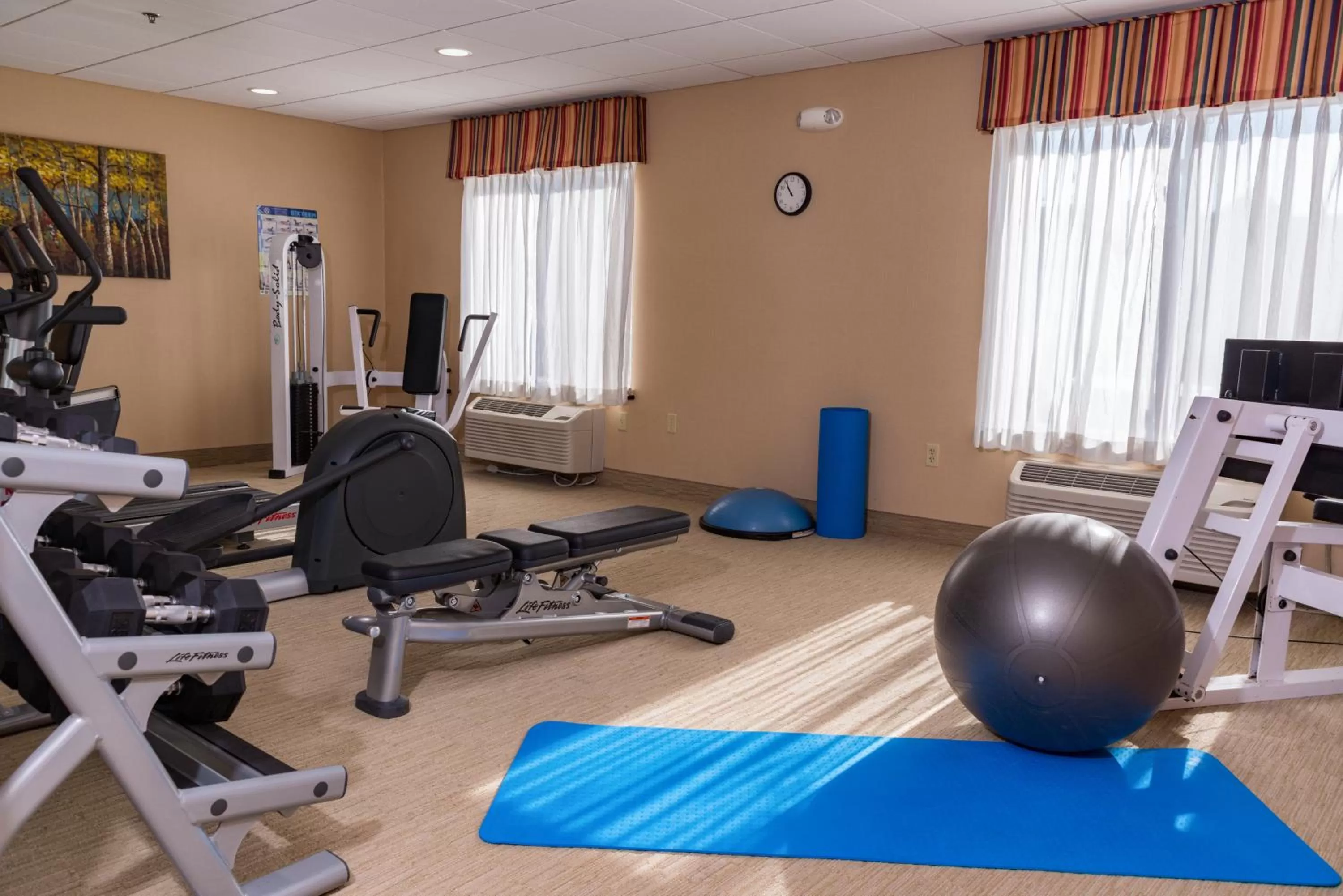 Fitness centre/facilities in Holiday Inn Express Hartford-Newington by IHG