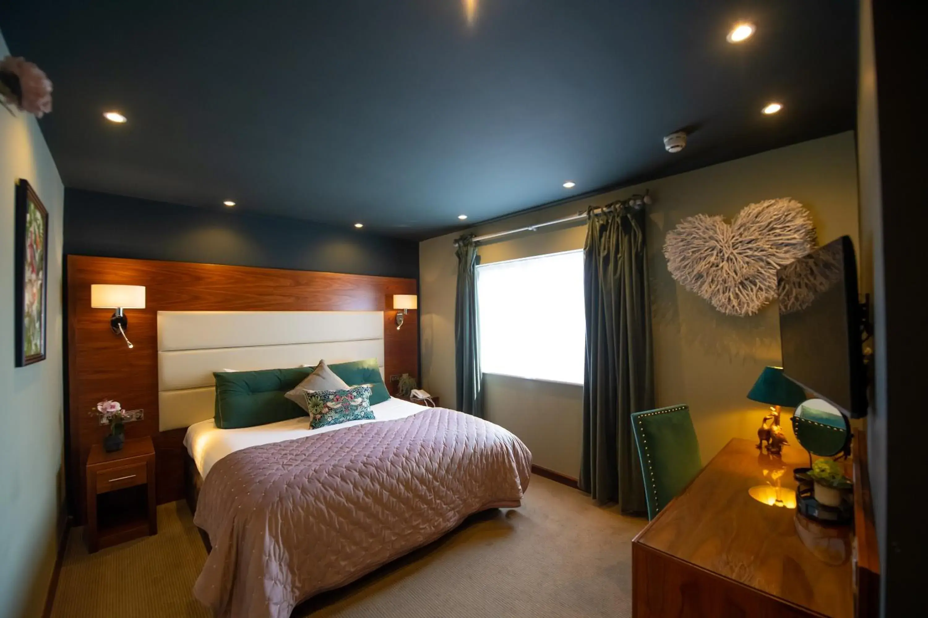 Bedroom, Bed in The Devon Hotel