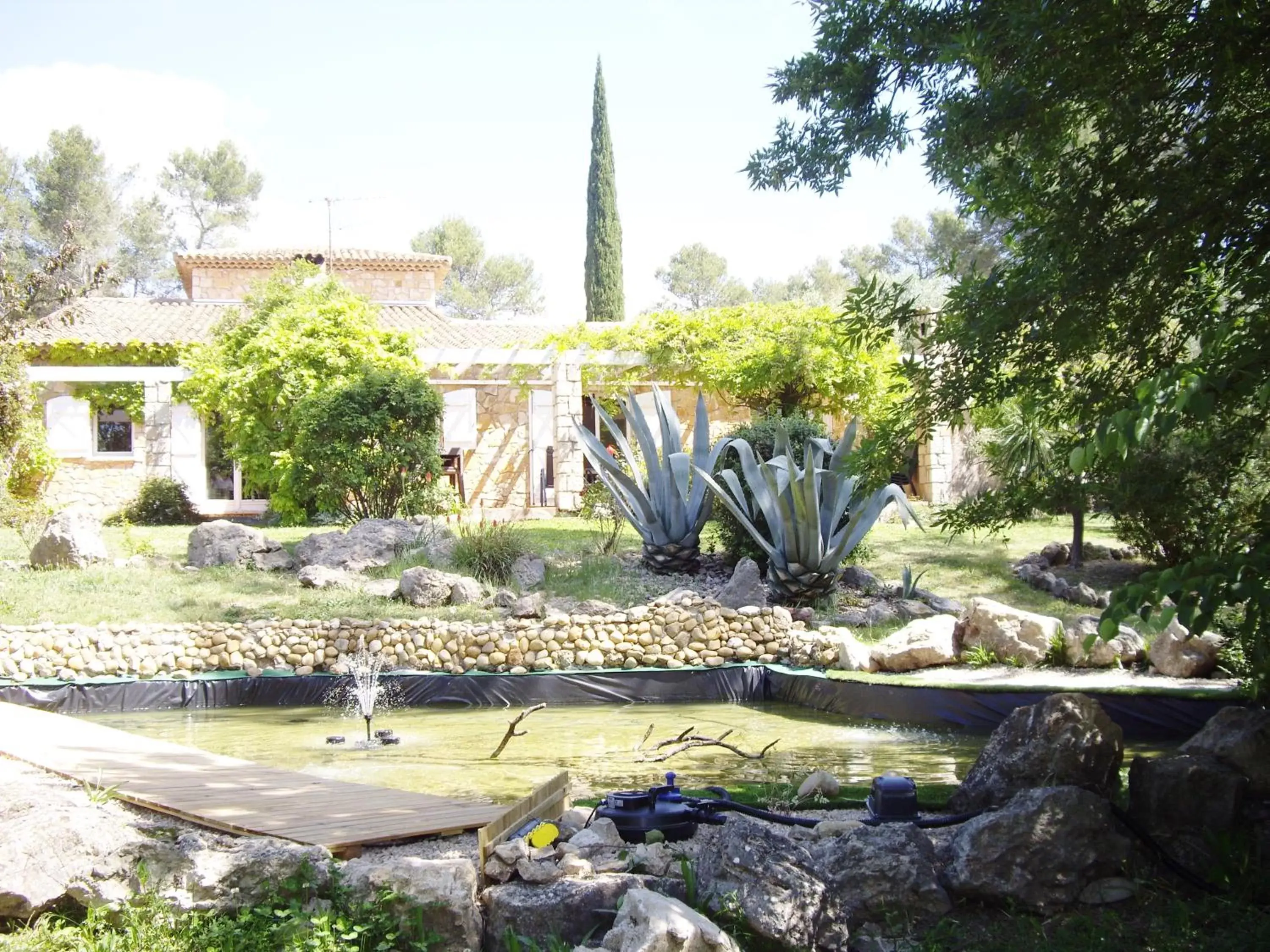 Garden view in Bastide de l'Ovalie