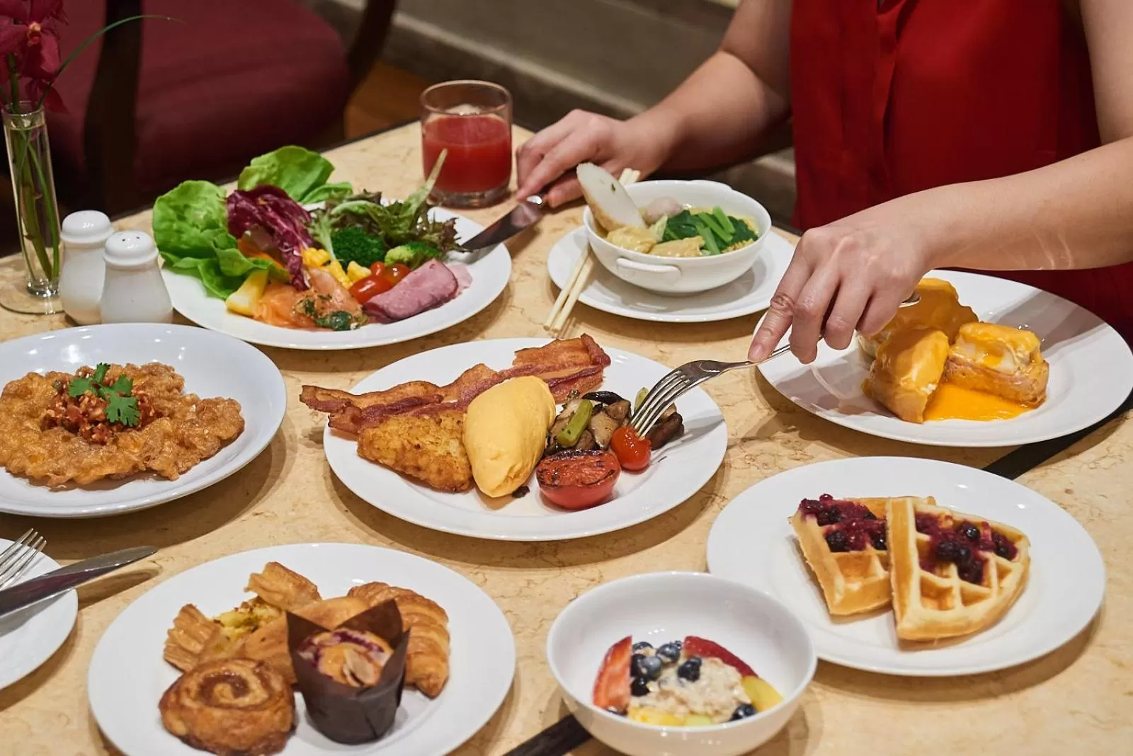 Food and drinks in Grand Hyatt Erawan Bangkok