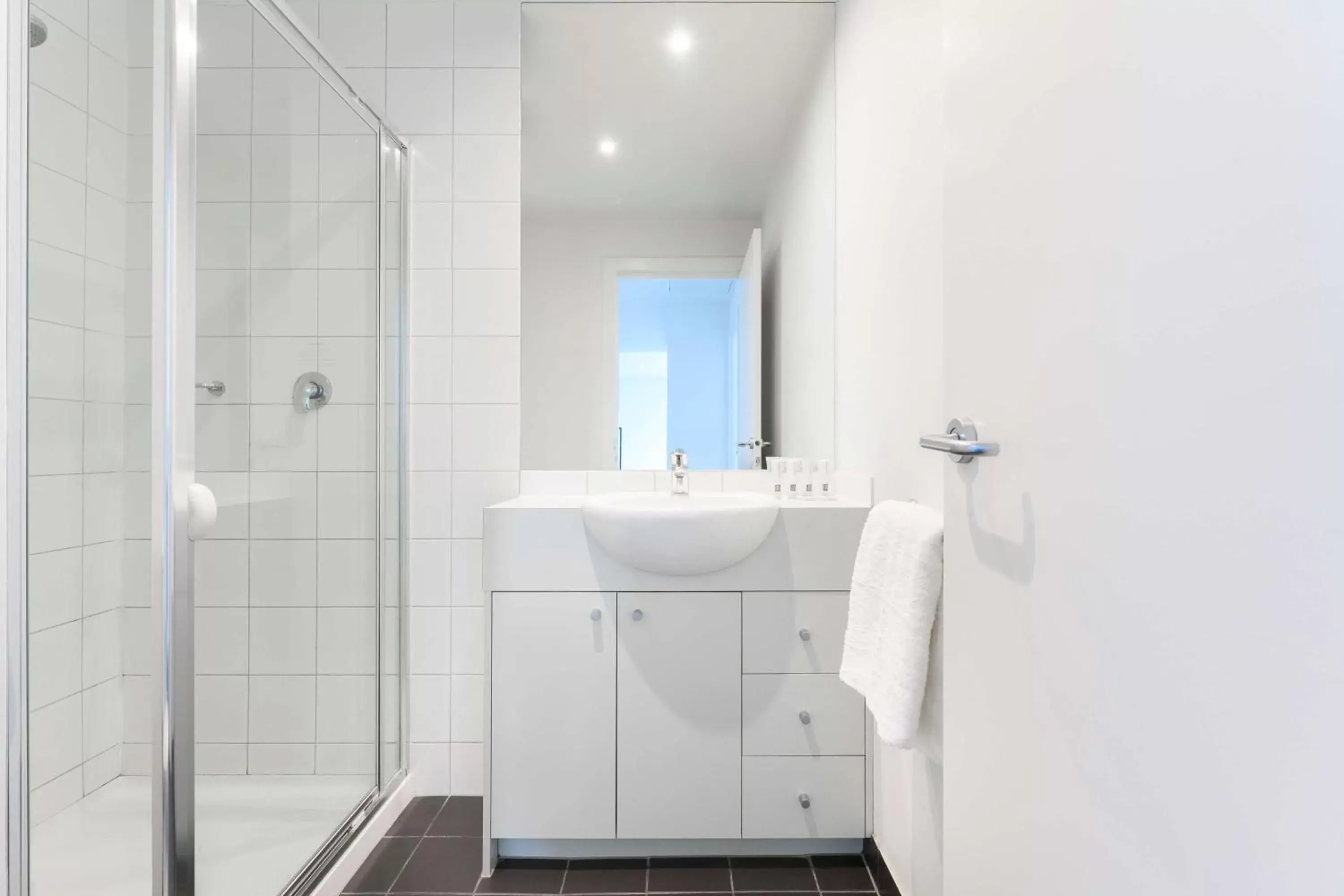 Shower, Bathroom in Adina Apartment Hotel Melbourne Flinders Street