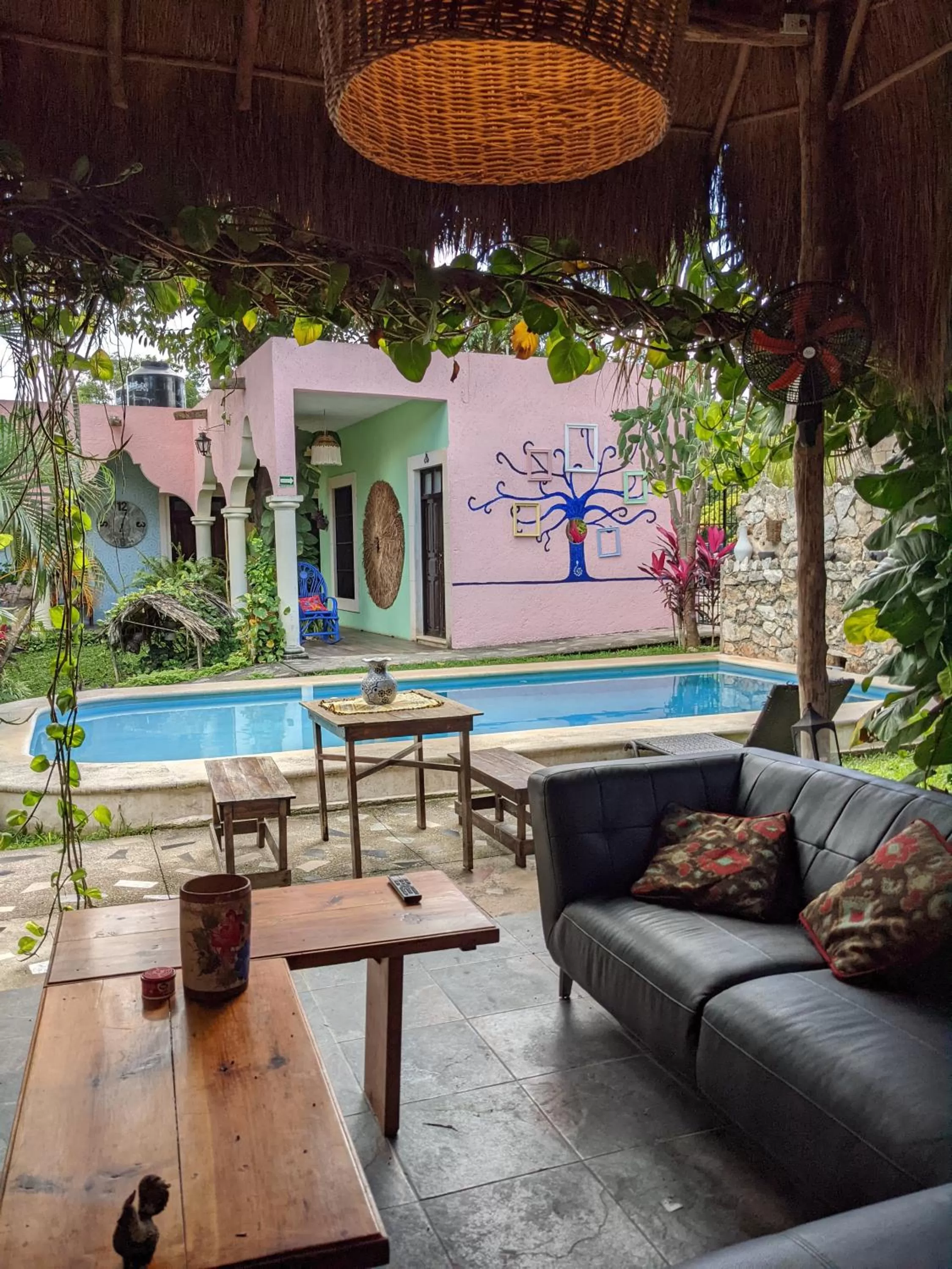 Restaurant/places to eat in Casa Aluxes Hotel