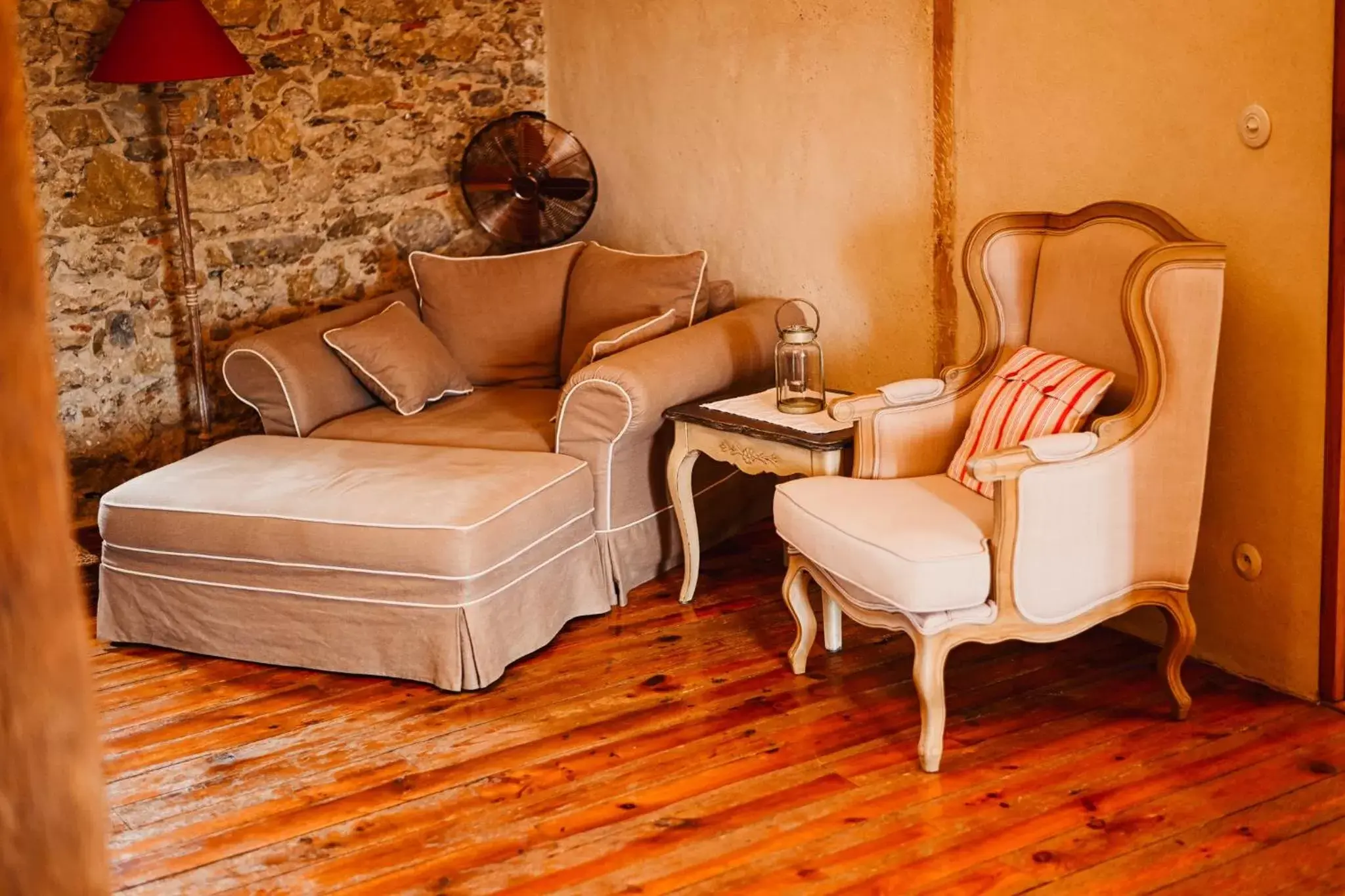 Seating Area in Demeure de la Carmine, sejour bien-etre d'exception, piscine, hammam, champagne