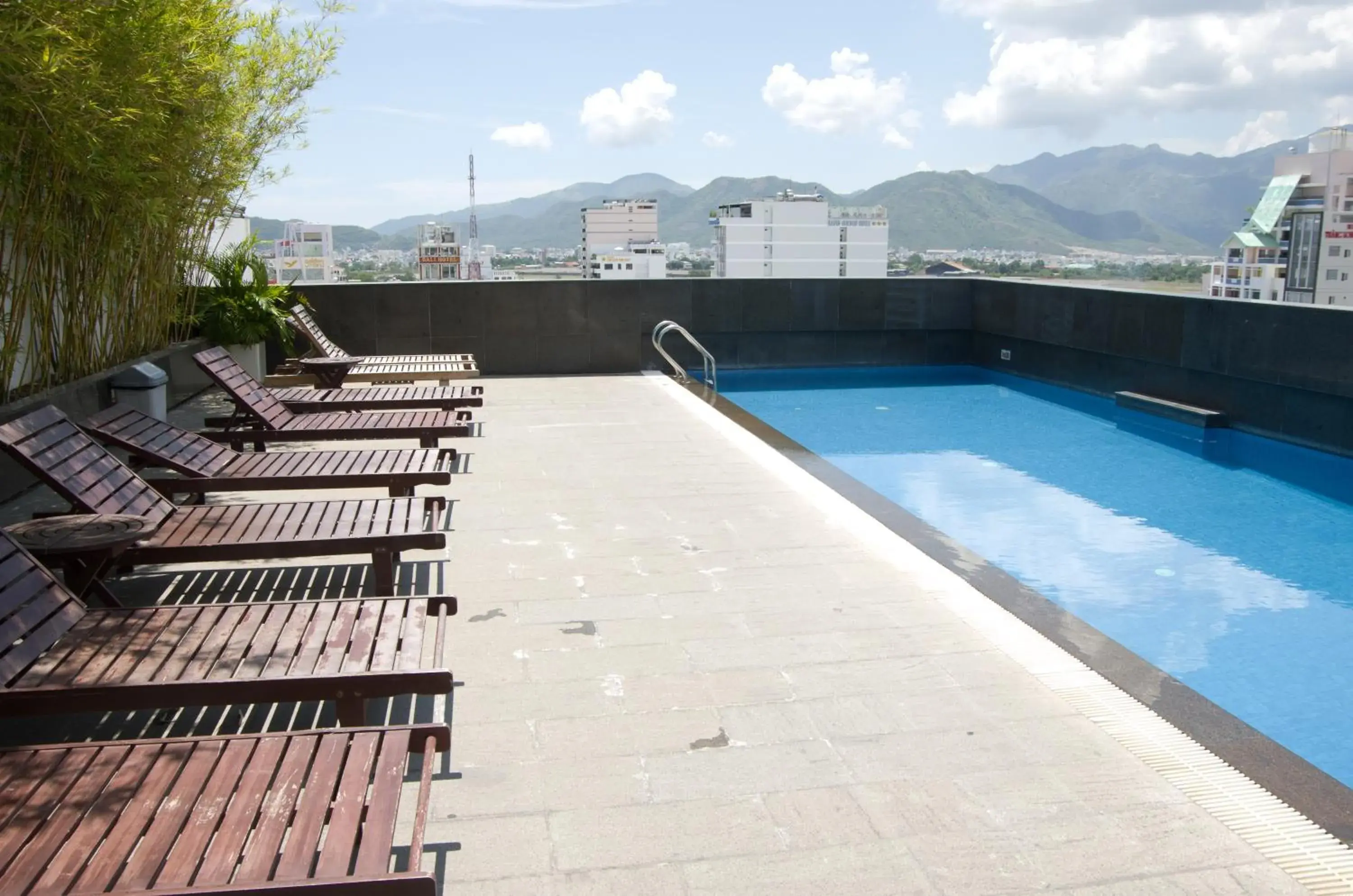 Swimming Pool in Nhi Phi Hotel