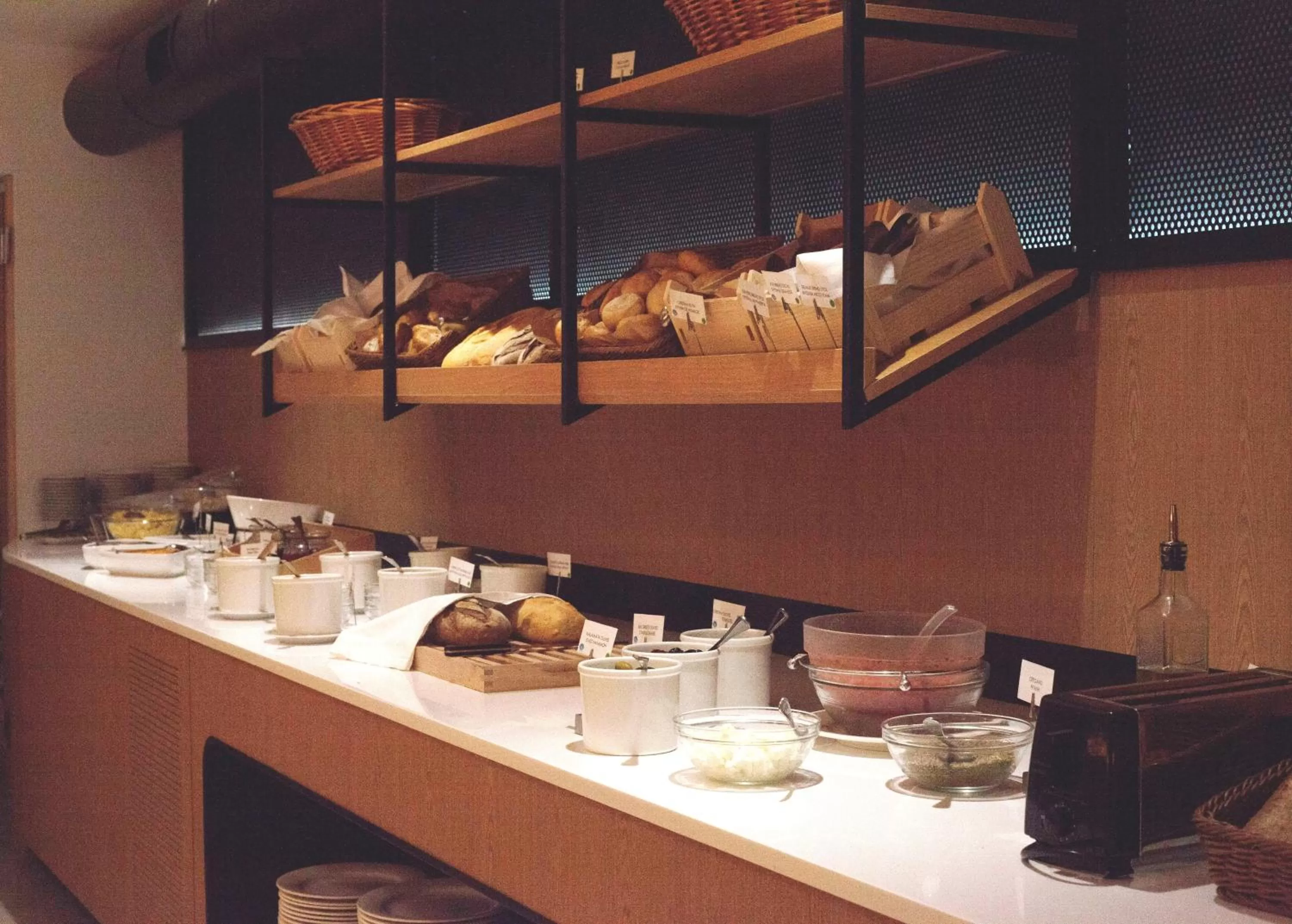 Restaurant/places to eat in Capsis Astoria Heraklion