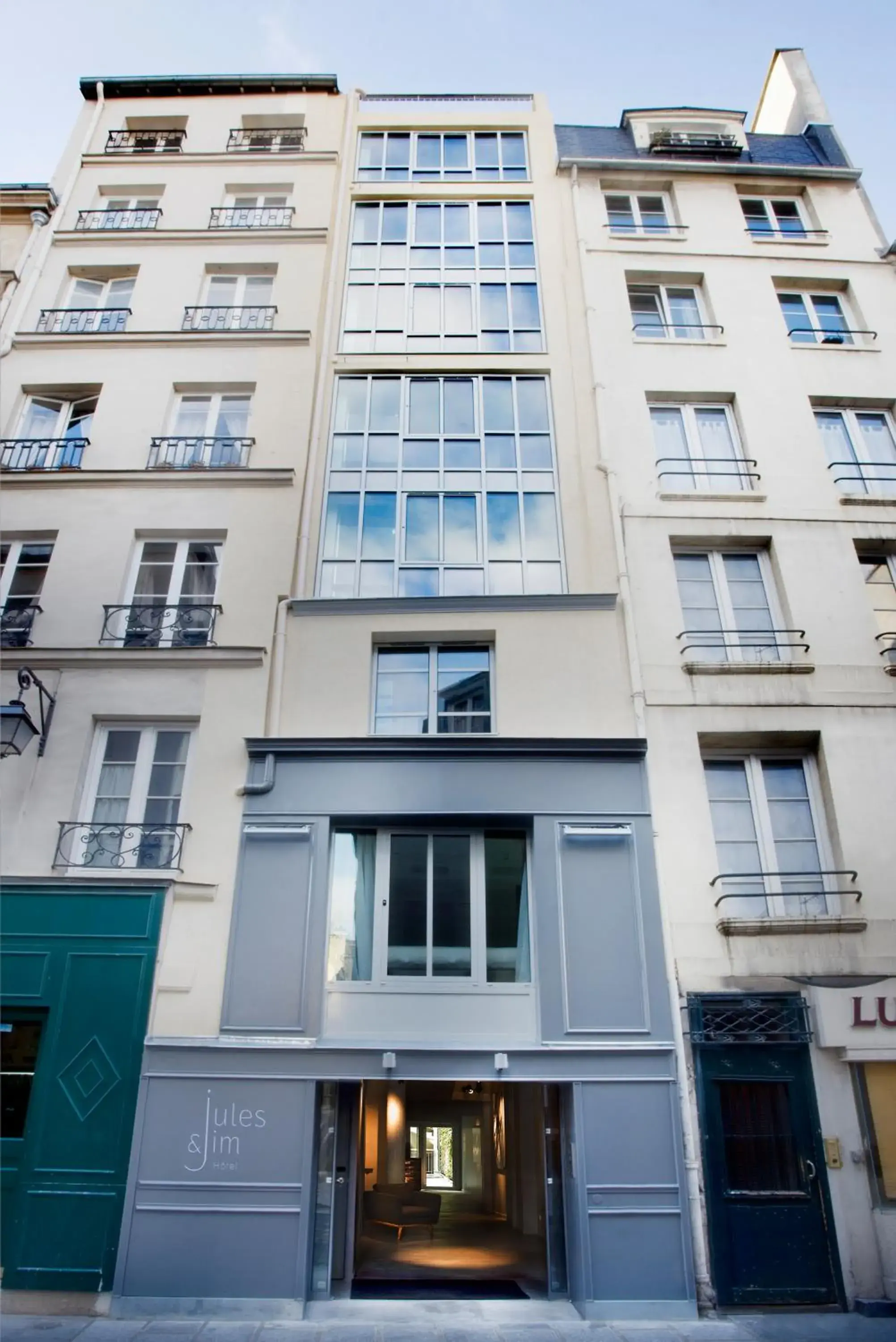 Facade/entrance, Property Building in Hôtel Jules & Jim
