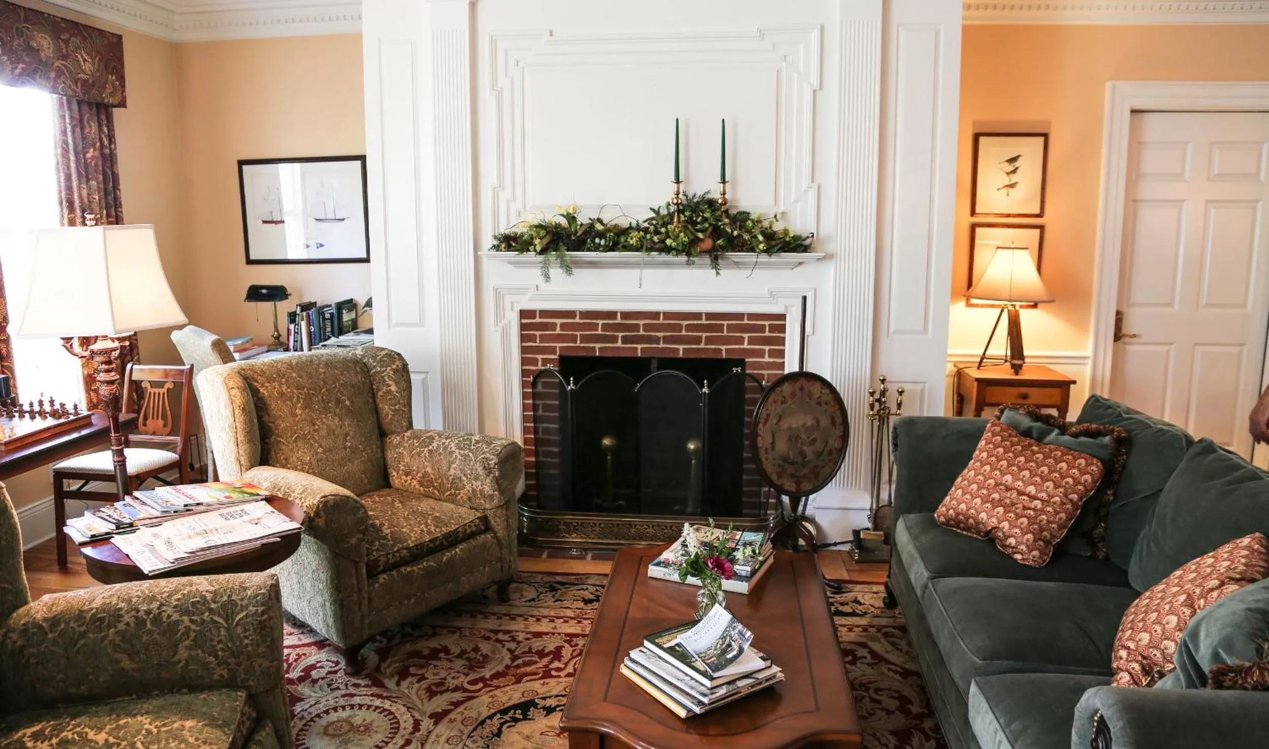 Communal lounge/ TV room in Compass Rose Inn