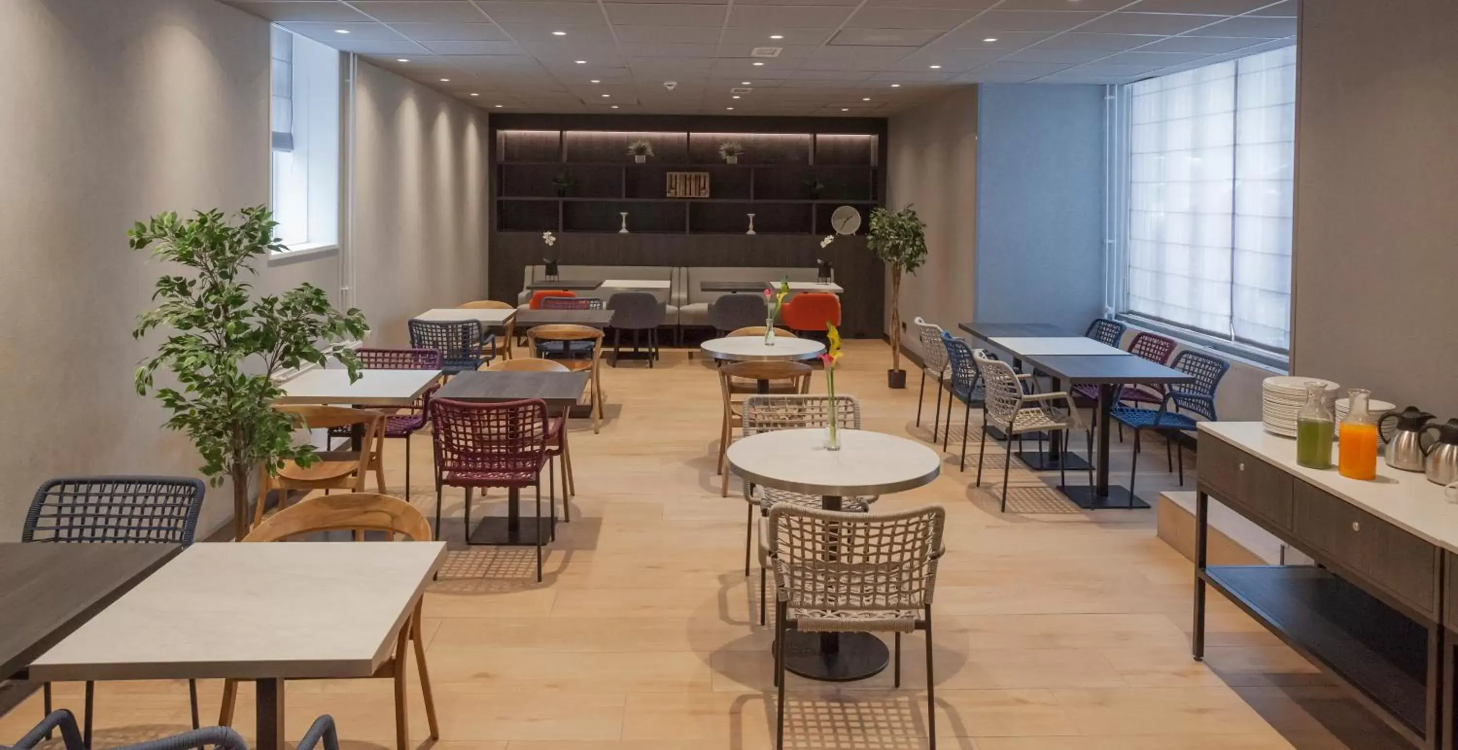 Restaurant/Places to Eat in ibis Styles Den Haag Scheveningen