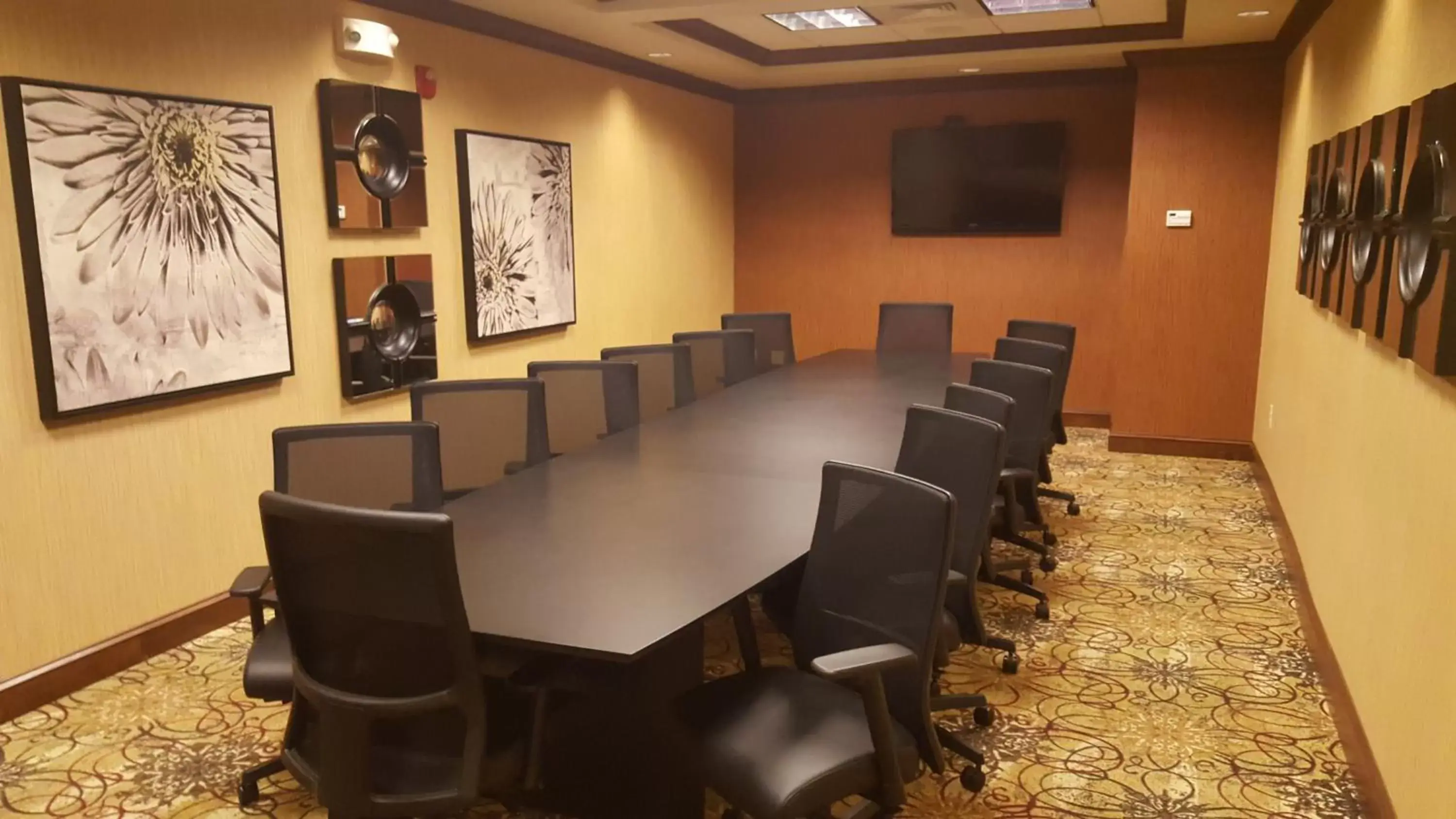 Meeting/conference room in Holiday Inn Express & Suites Paducah West, an IHG Hotel