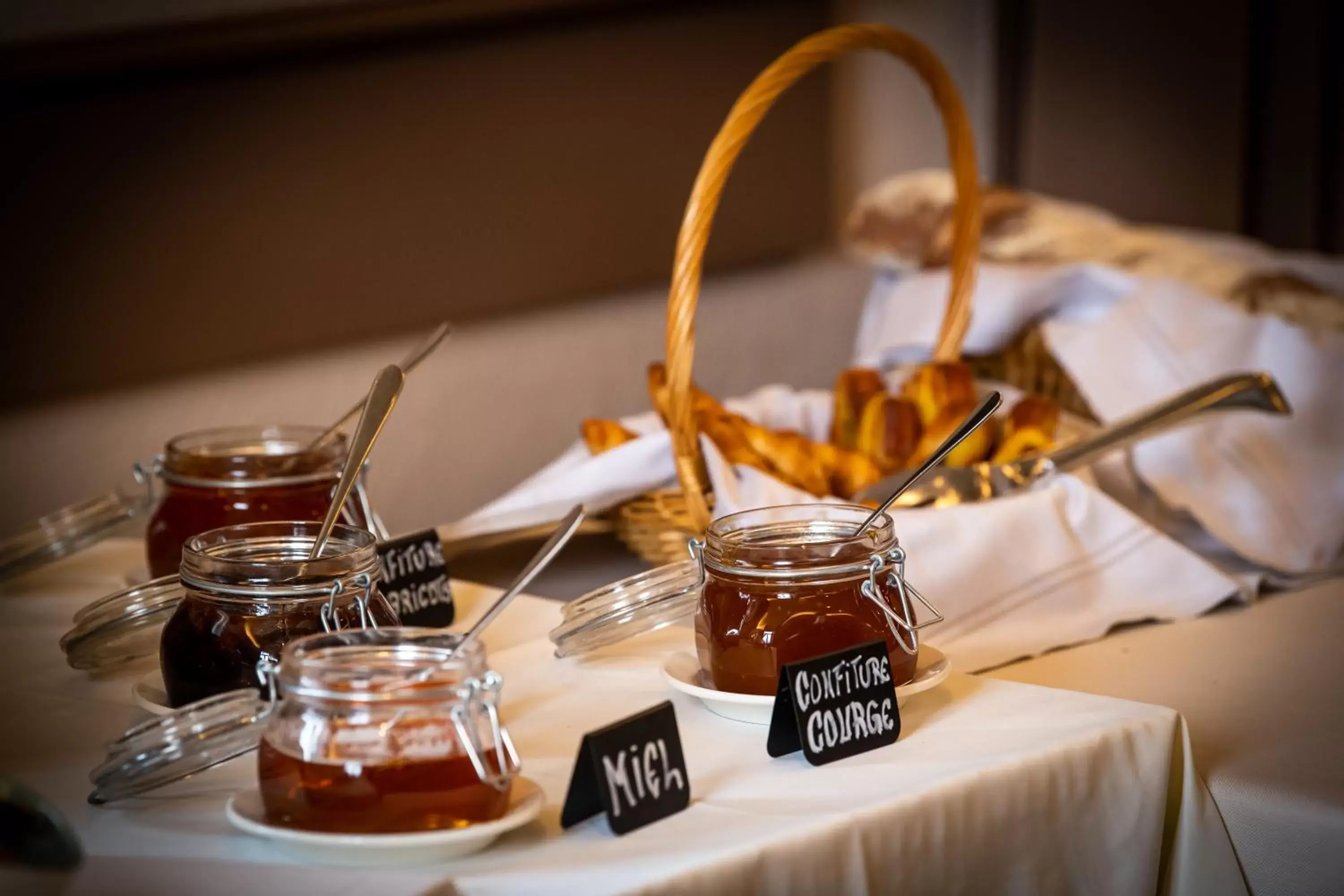 Breakfast in Hôtel Bon Rivage