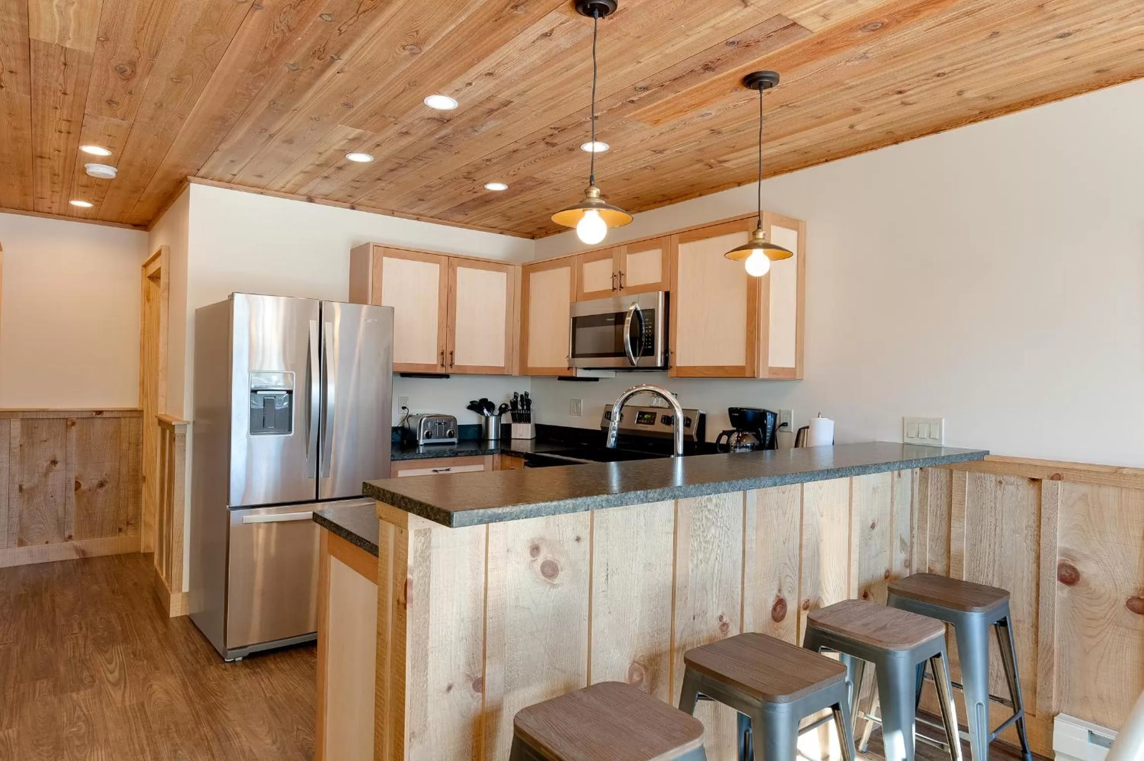 Kitchen or kitchenette in Cobble Mountain Lodge