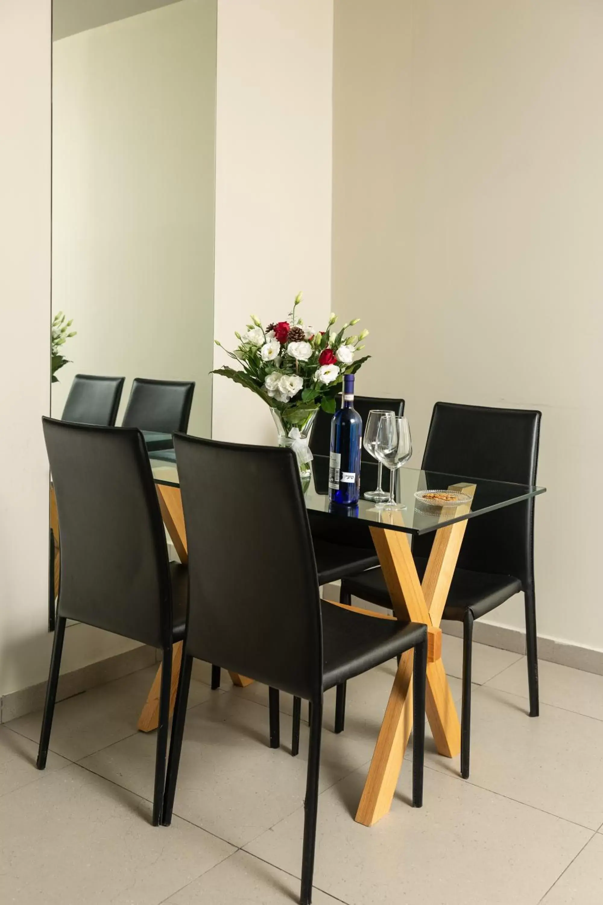 Dining Area in Hillel 11 Hotel