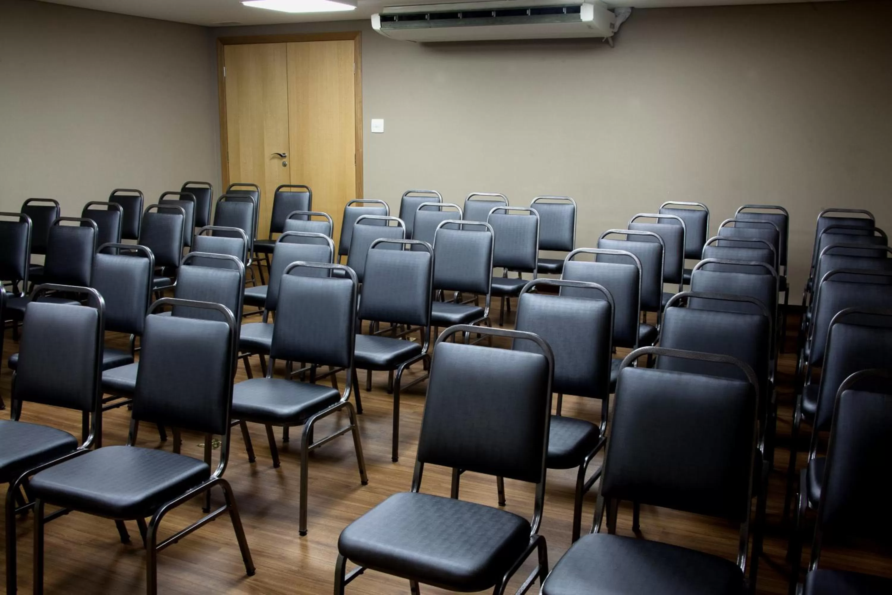 Business facilities in BH Raja Hotel