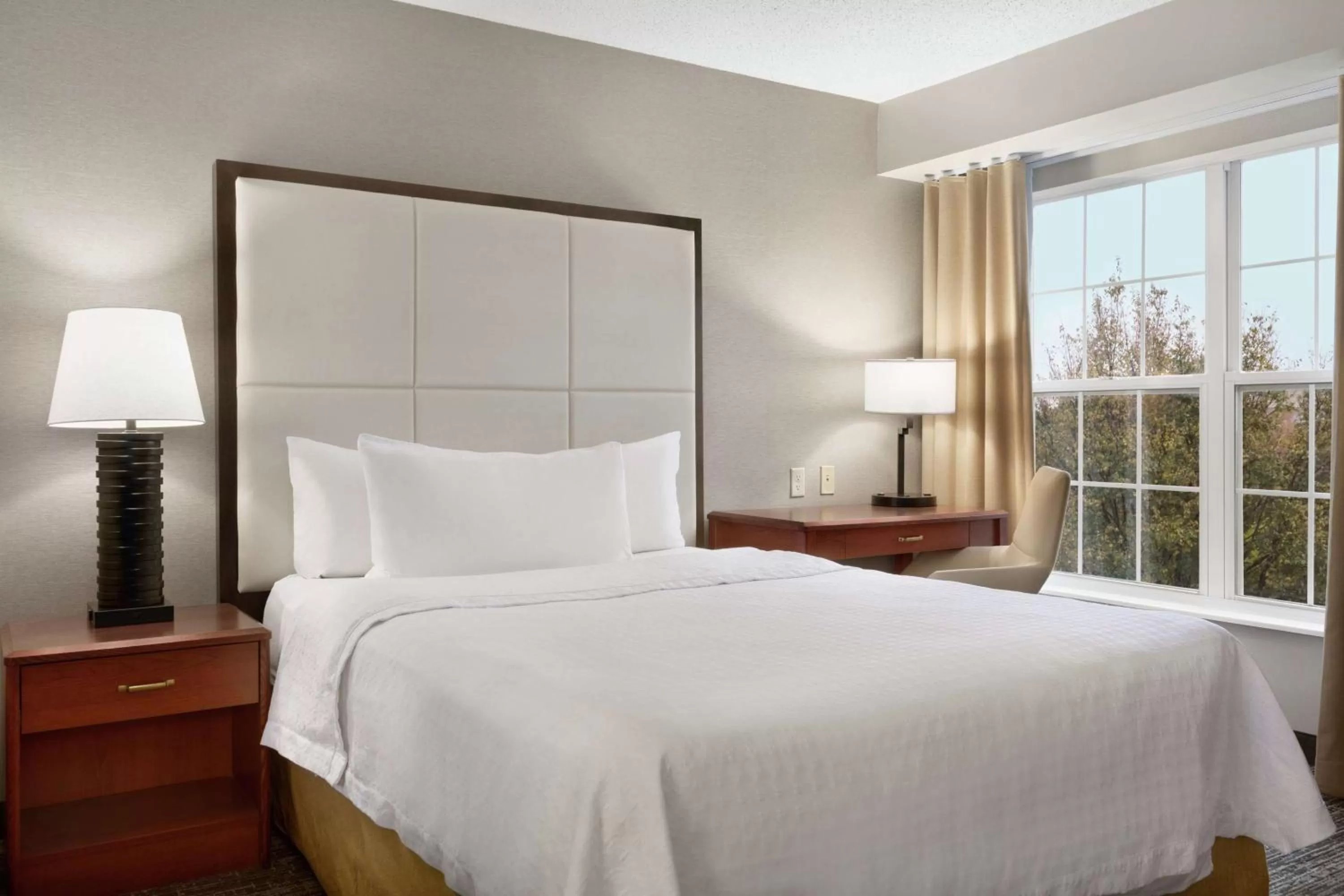 Bedroom, Bed in Homewood Suites by Hilton Columbus-Dublin