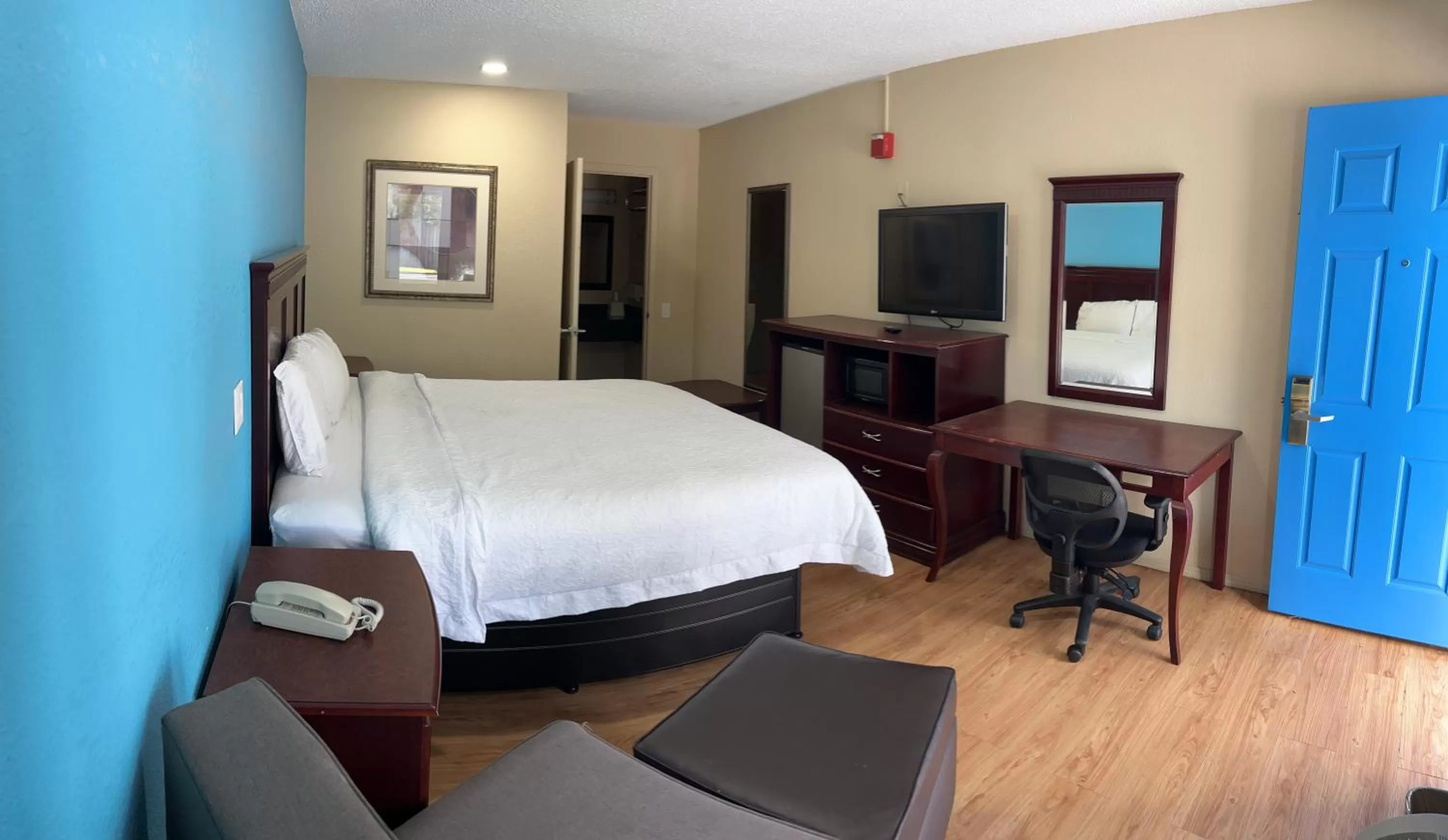 Bedroom in Blue Star inn