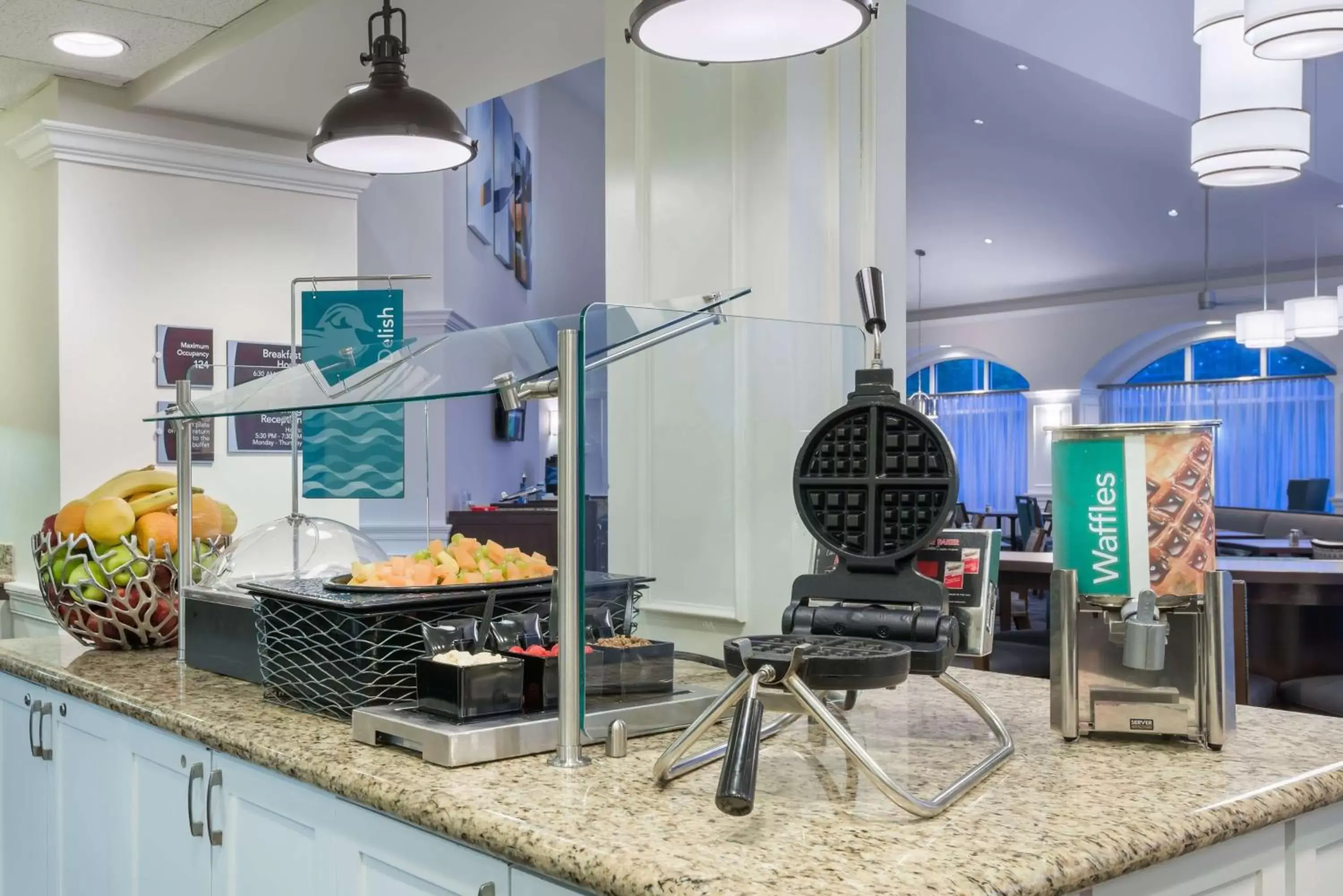 Breakfast, Kitchen/Kitchenette in Homewood Suites by Hilton Raleigh-Durham Airport at RTP