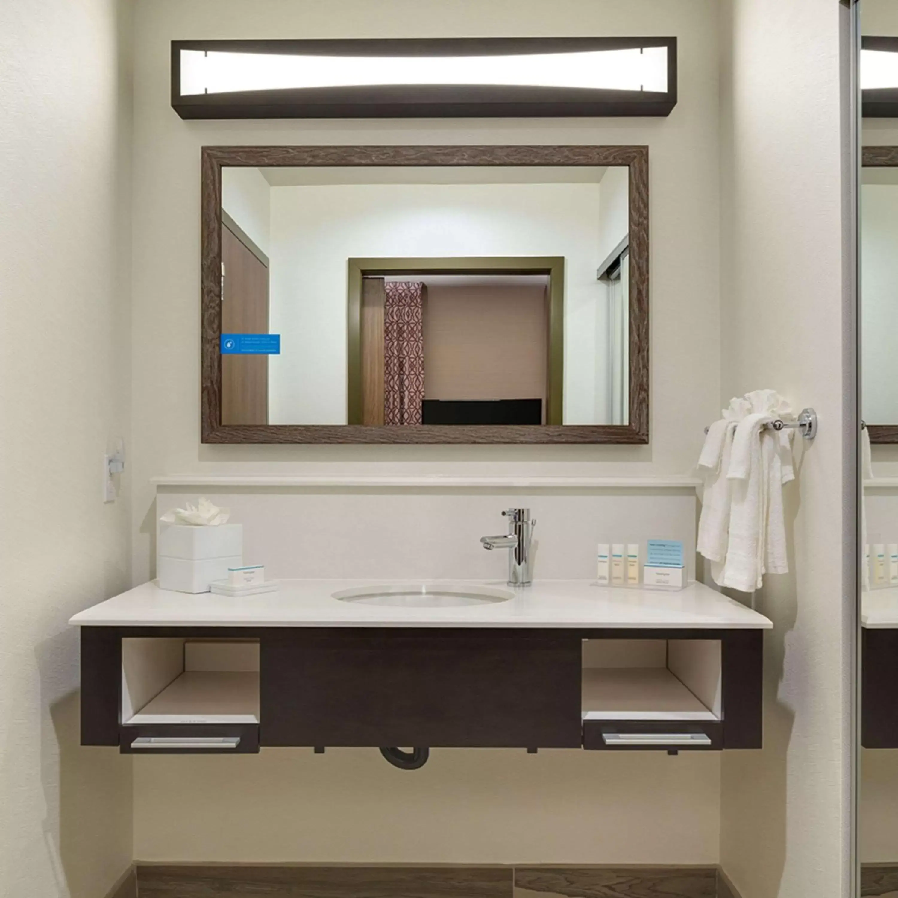 Bathroom in Hampton Inn & Suites Murrieta