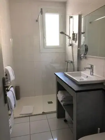 Bathroom in Family Golf Hotel