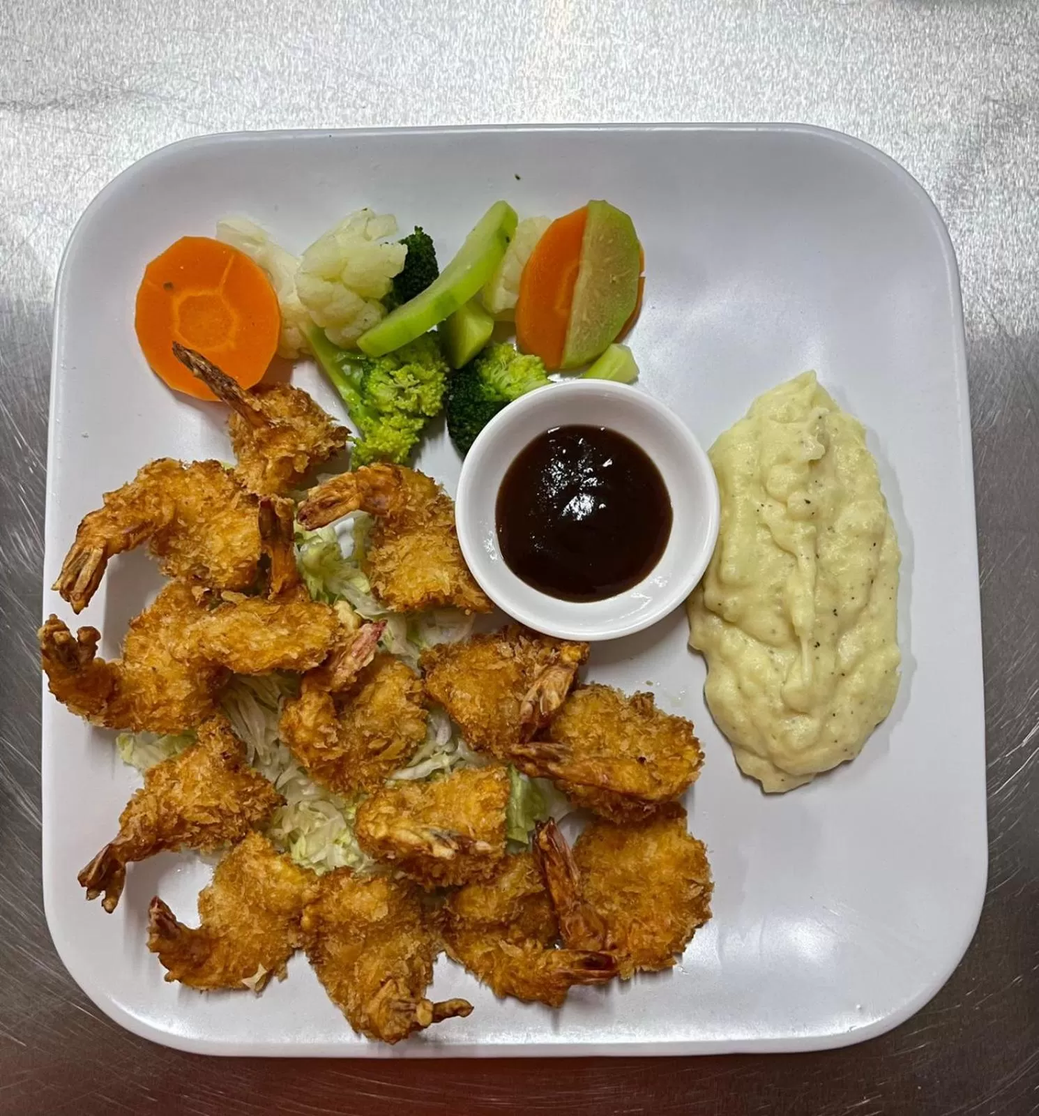 Restaurant/places to eat in Sunshine View Hotel and Restaurant