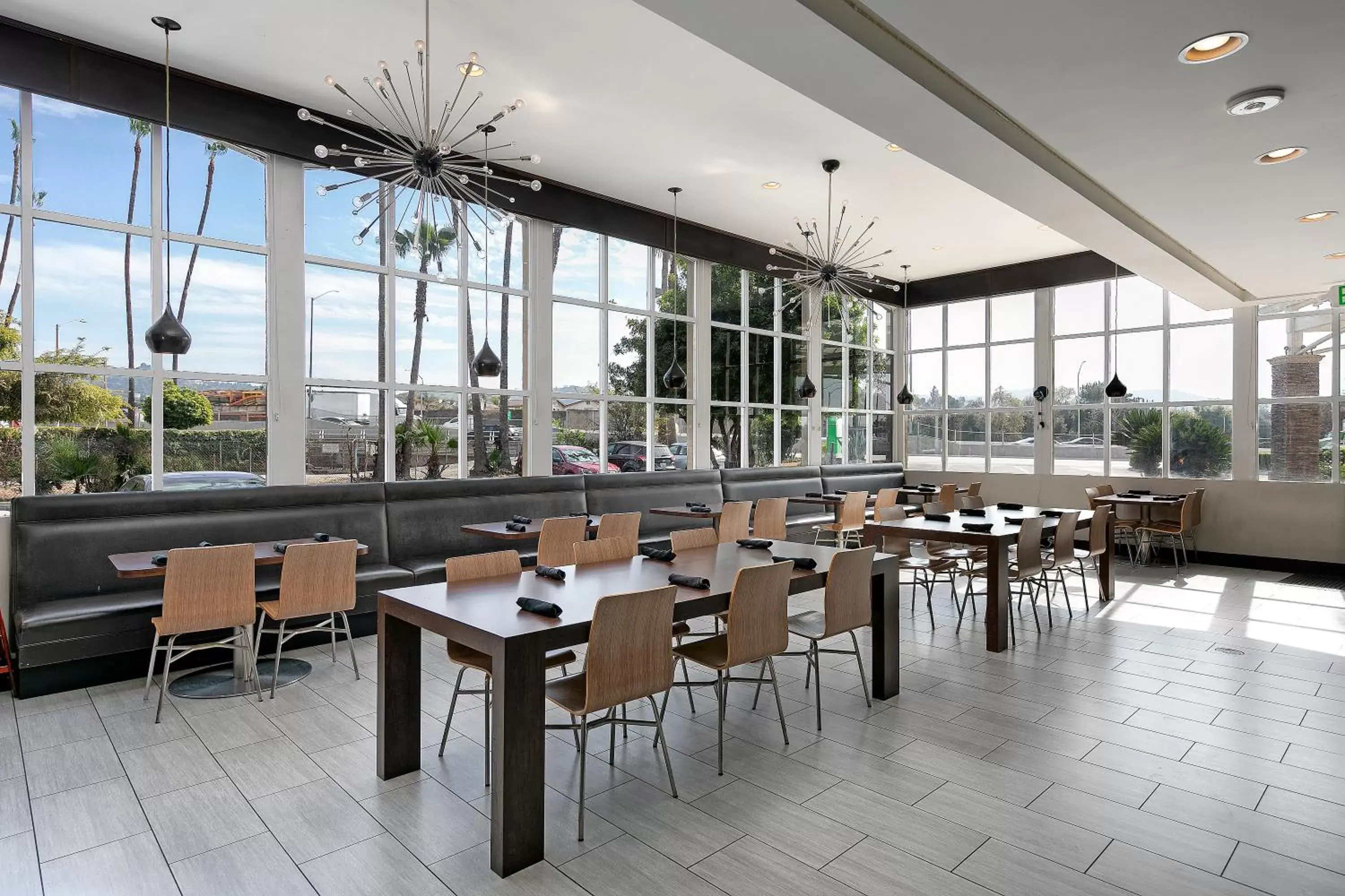 Restaurant/places to eat in Holiday Inn West Covina by IHG Restaurant/places to eat in Holiday Inn West Covina by IHG