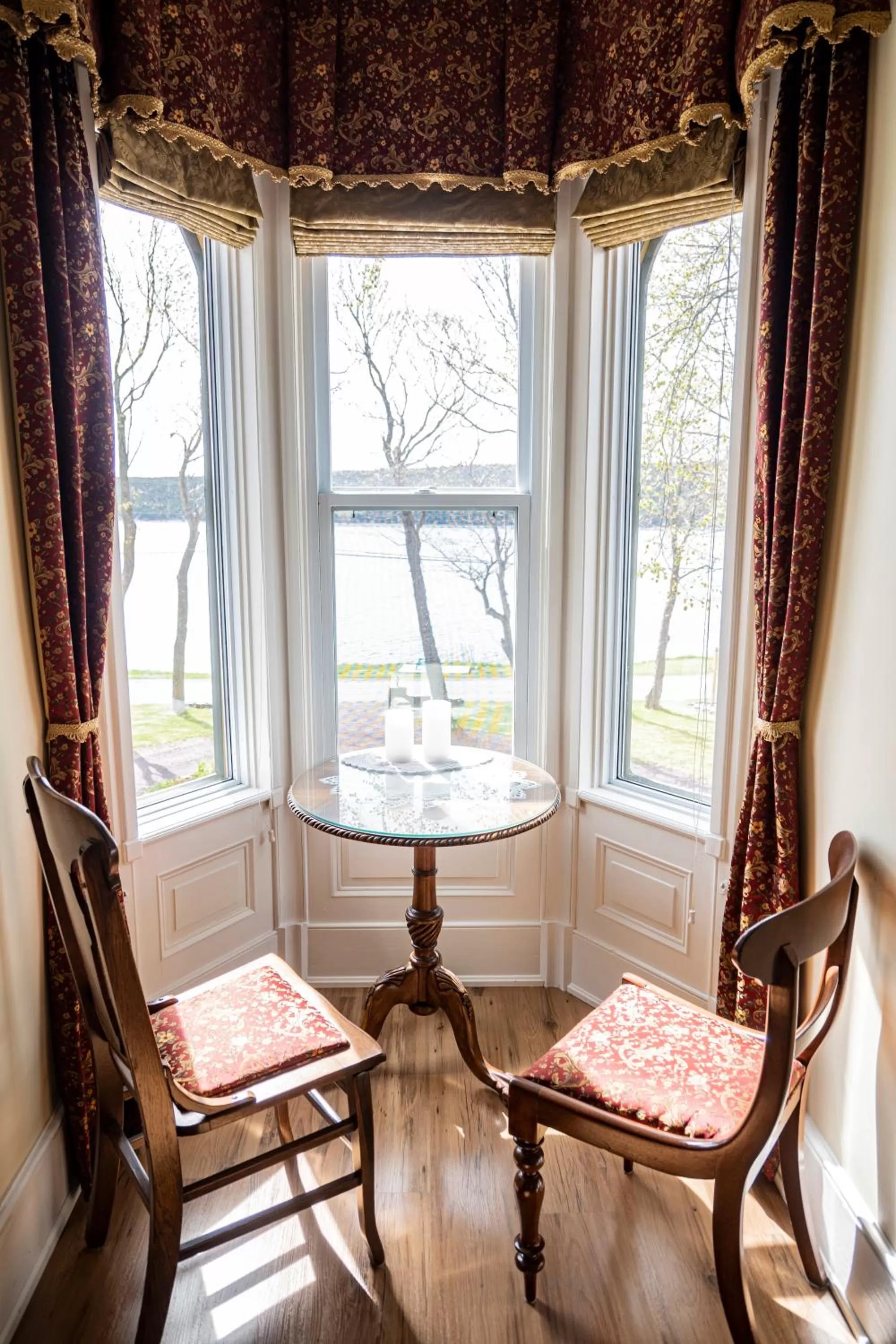Sea view, Seating Area in Belle View Manor Inn