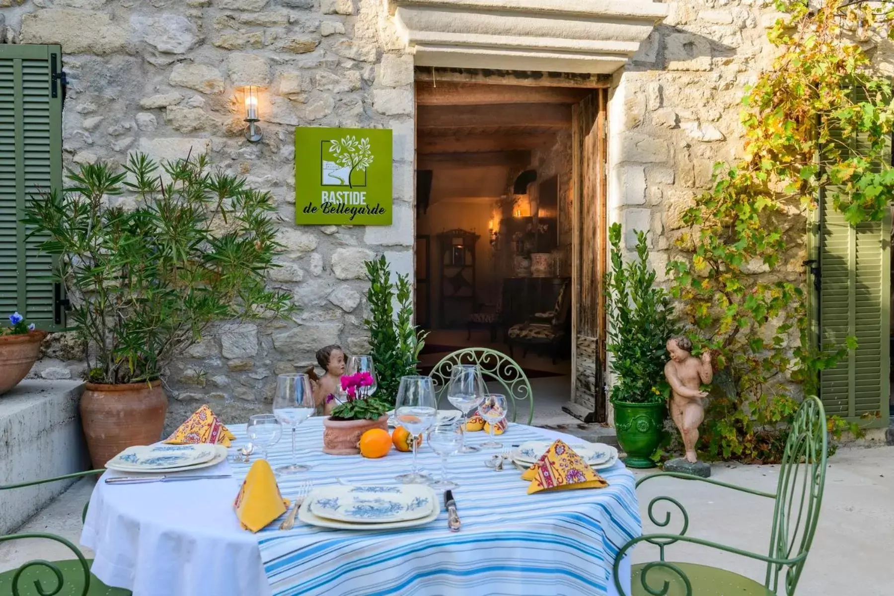 Dining area, Restaurant/Places to Eat in Bastide de Bellegarde