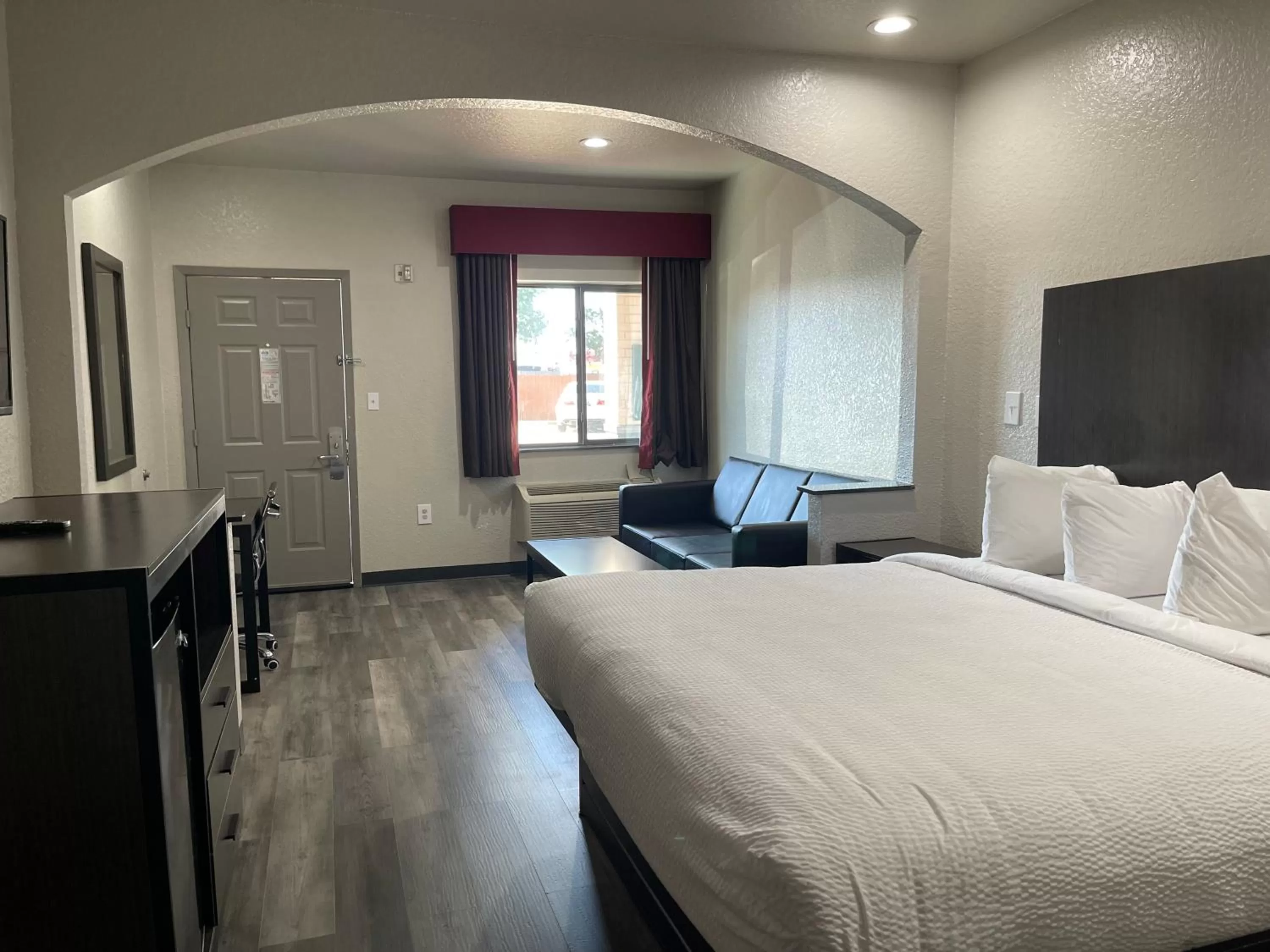 Bedroom, Bed in Days Inn by Wyndham Dickinson TX