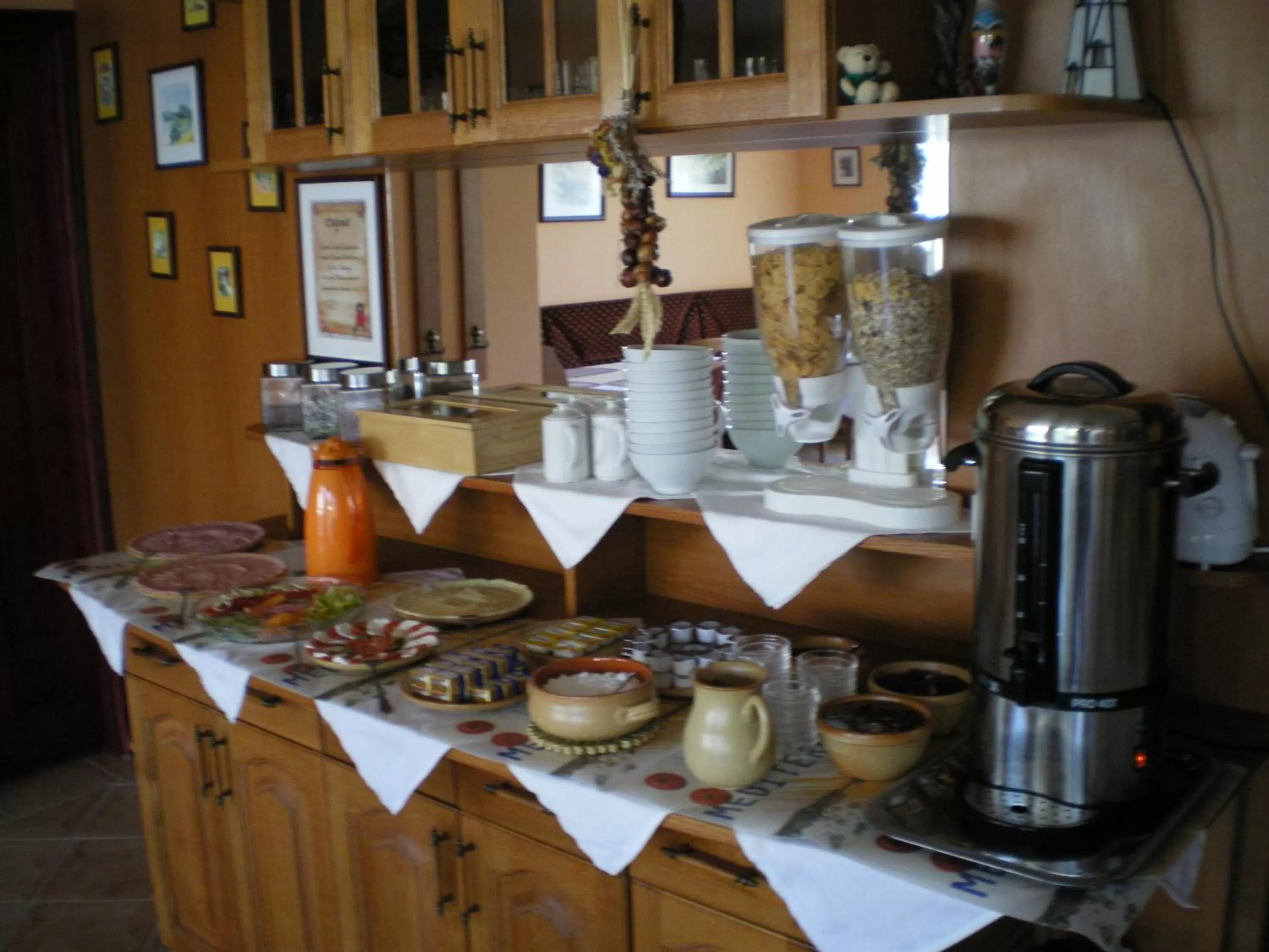 Restaurant/places to eat in Mediterrán Panzió