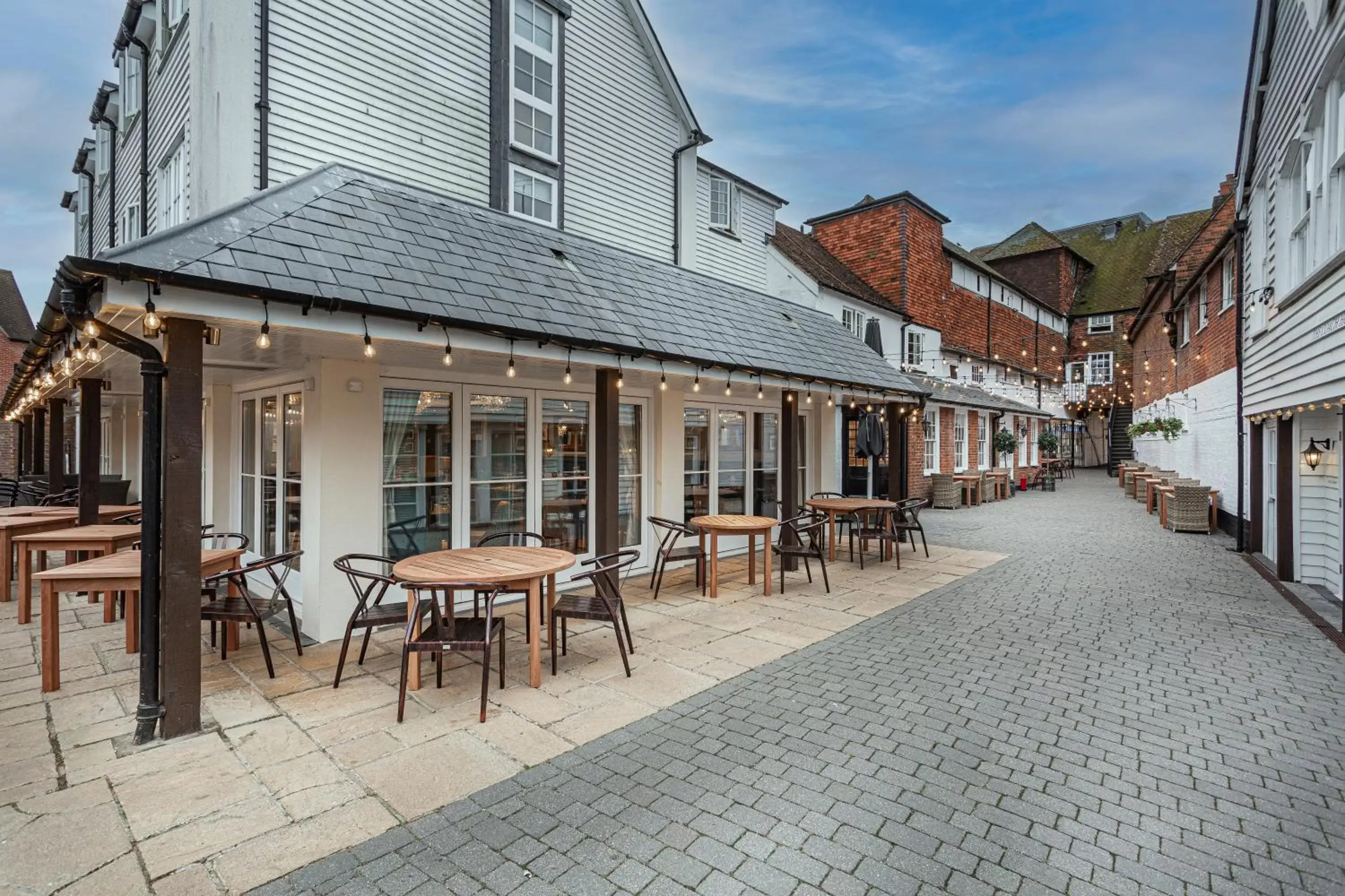 Property building in The White Horse Hotel, Romsey, Hampshire