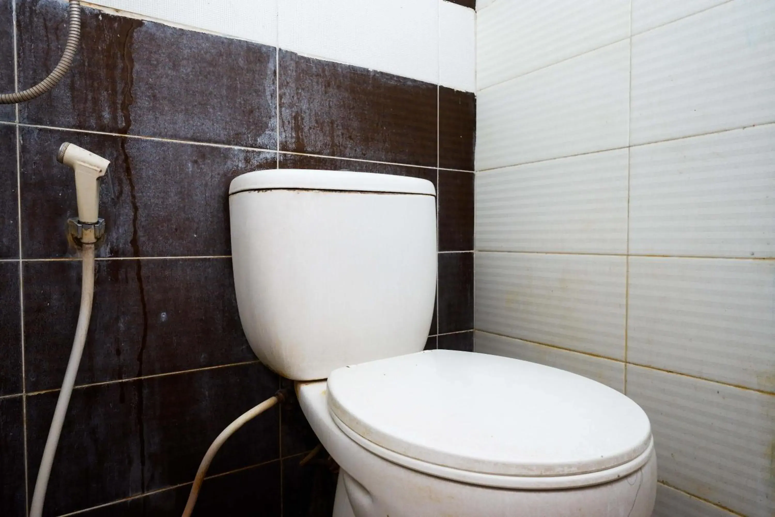 Bathroom in RedDoorz Syariah At Namira Hotel