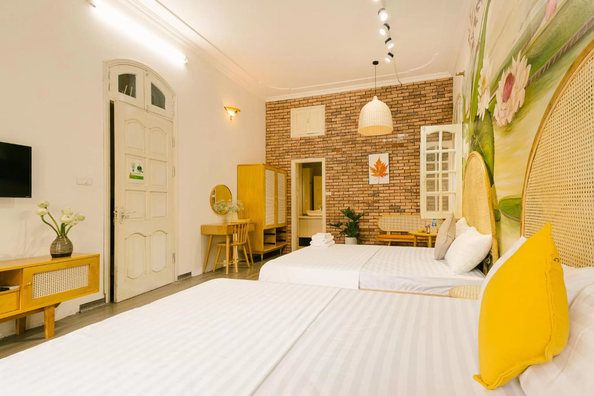 Photo of the whole room, Bed in Eden Westlake Hotel