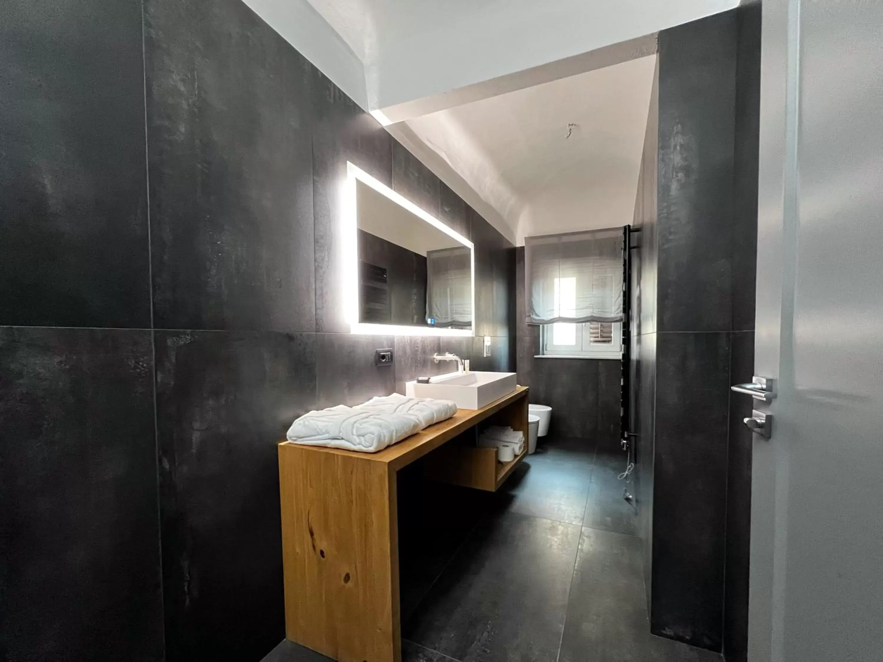 Bathroom in Gioiamia - Luxury Rooms in Cattedrale