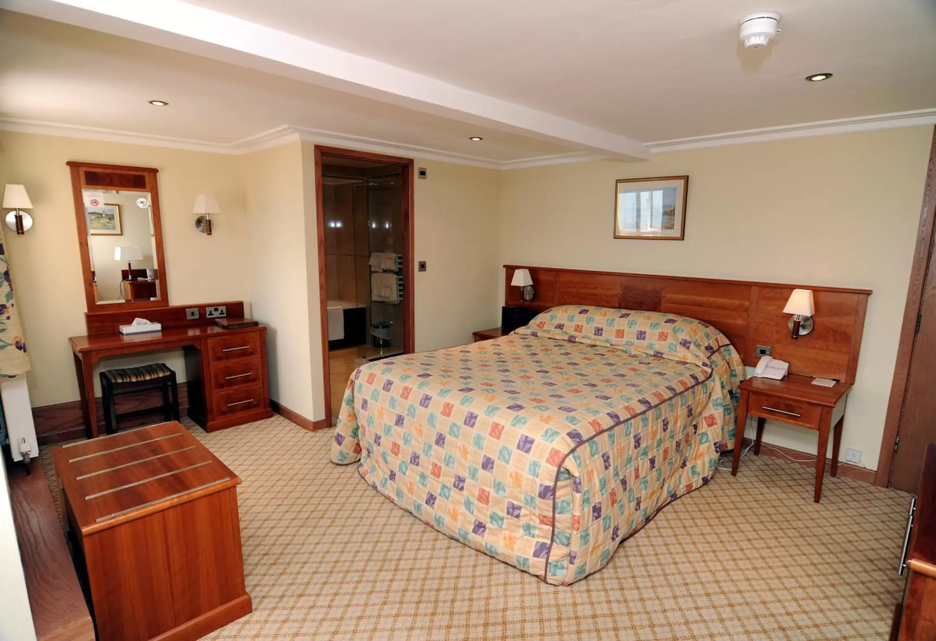 Bedroom in Expanse Hotel